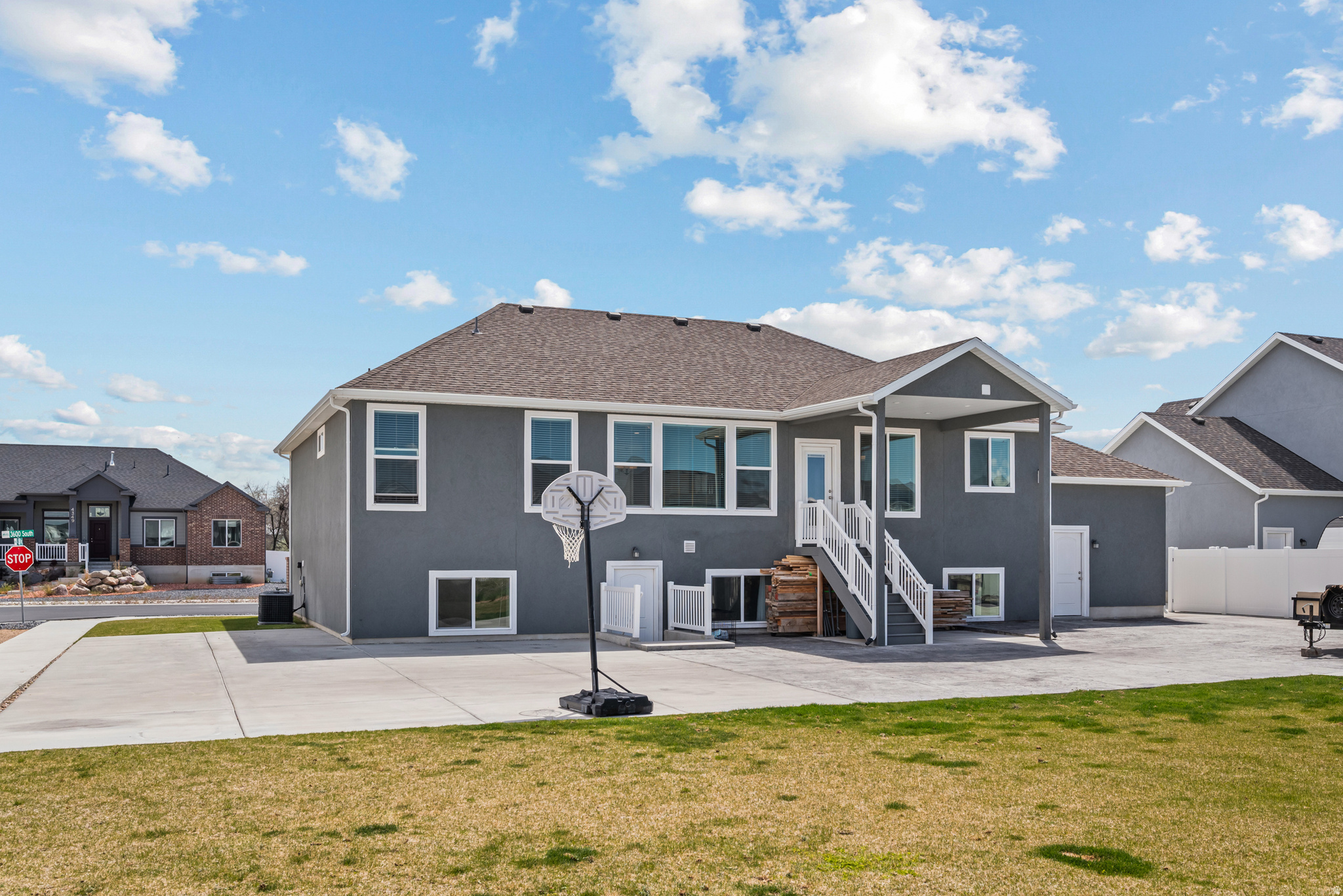 THE GROVE AT GREEN FARM - Residential