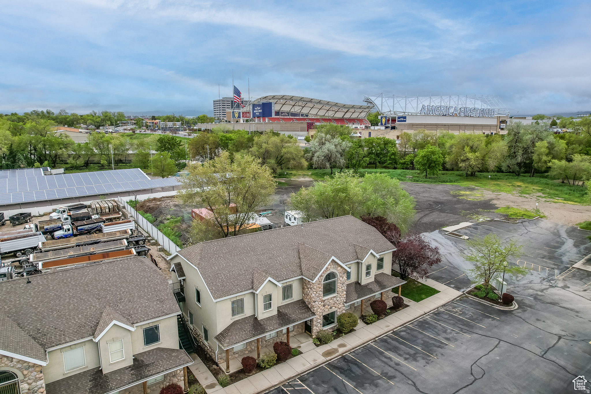 MONROE PROFESSIONAL PLAZA - Commercial Lease