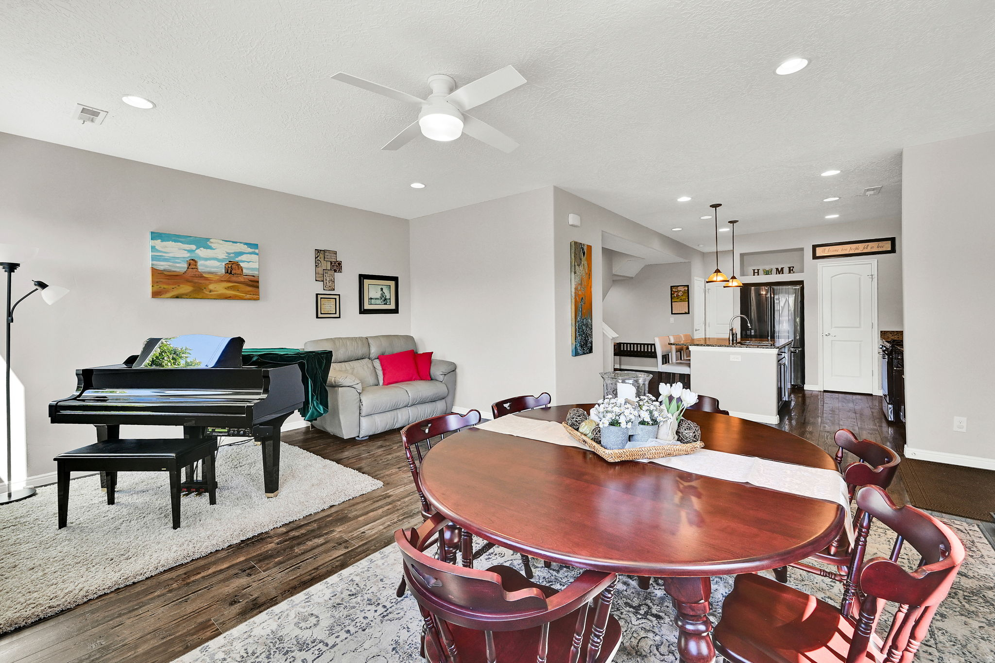 AVENUES AT THE STATION - Residential