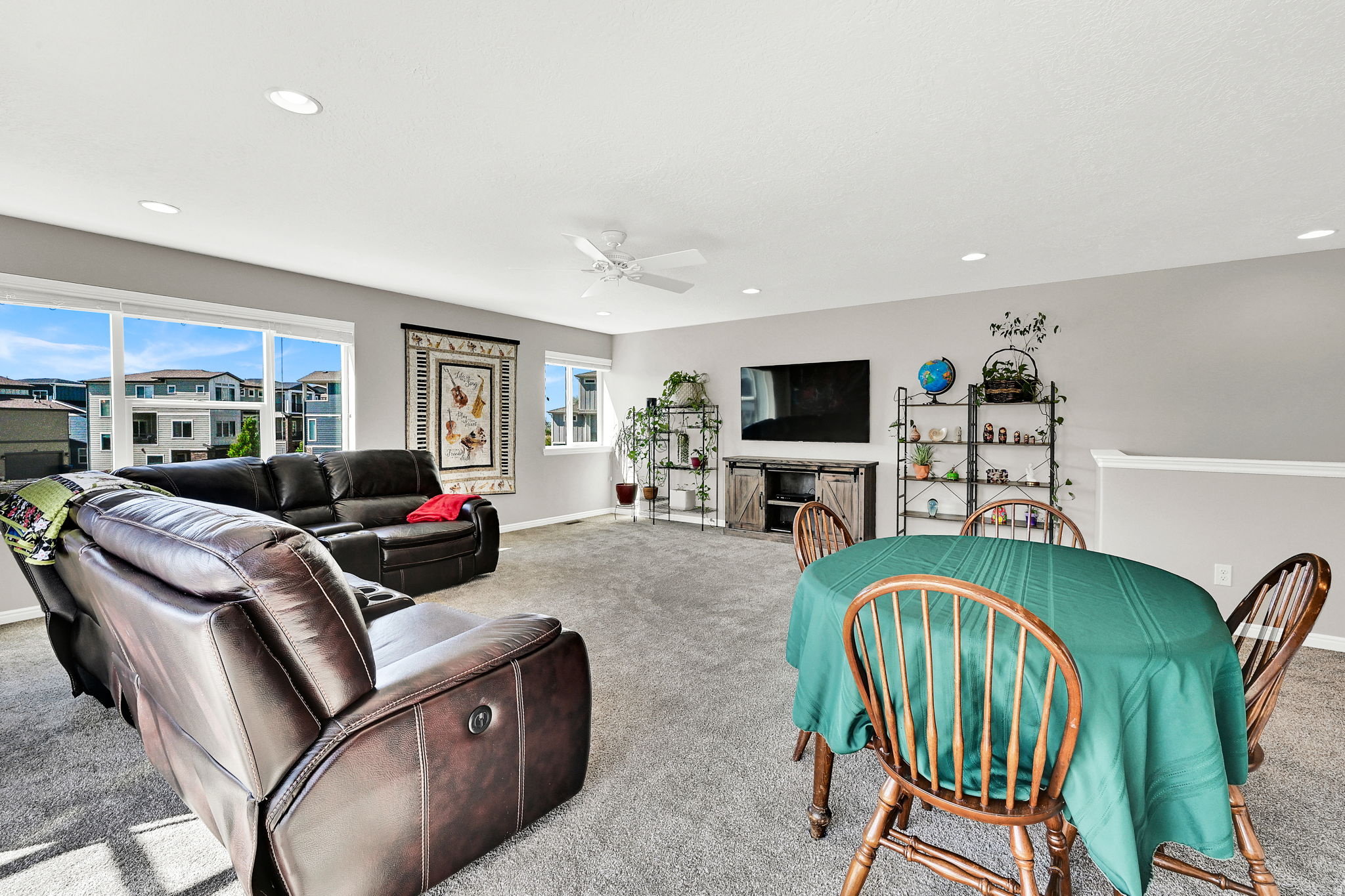 AVENUES AT THE STATION - Residential
