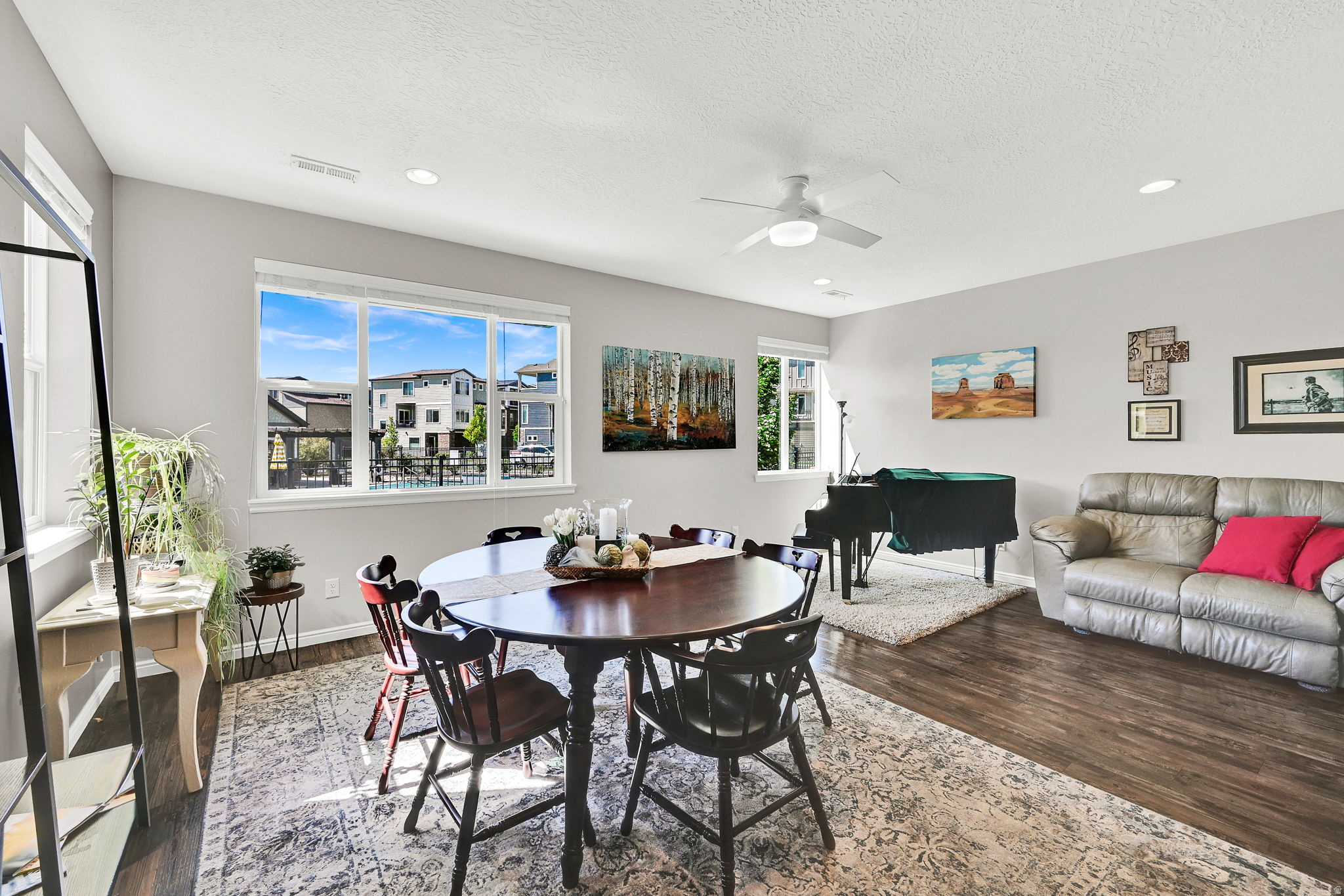 AVENUES AT THE STATION - Residential