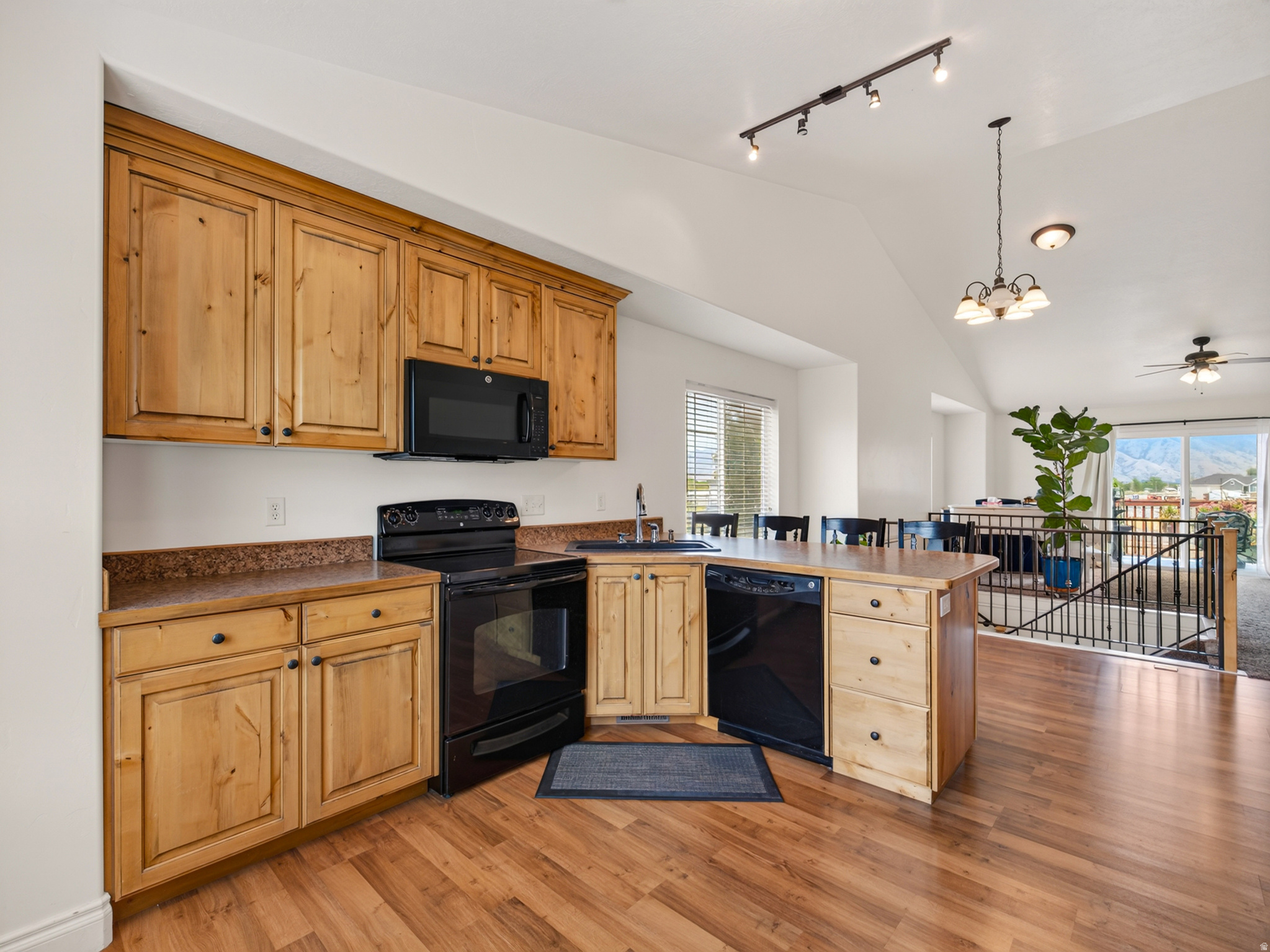 SOMERSET - Residential