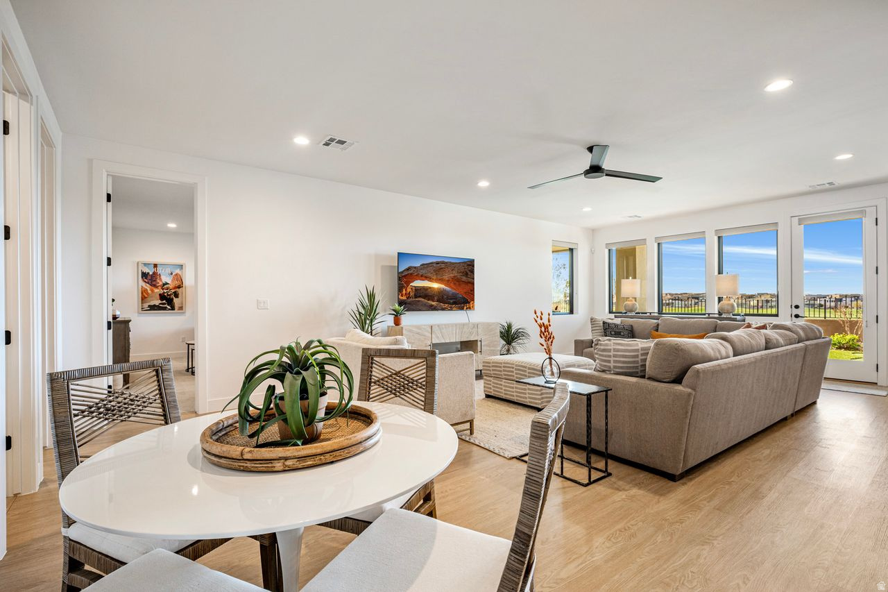 LEDGES OF ST GEORGE PH 7 - Residential