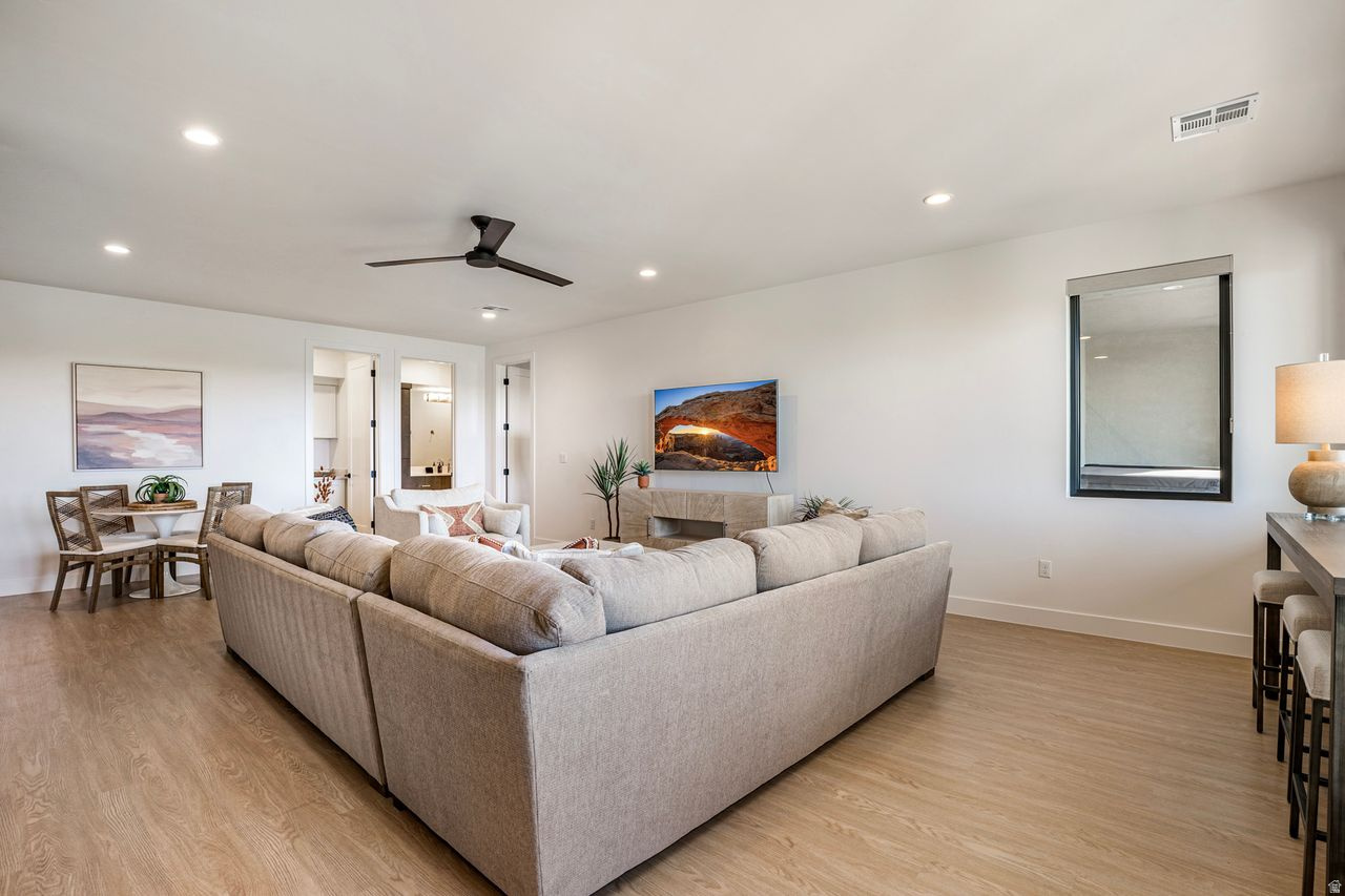 LEDGES OF ST GEORGE PH 7 - Residential