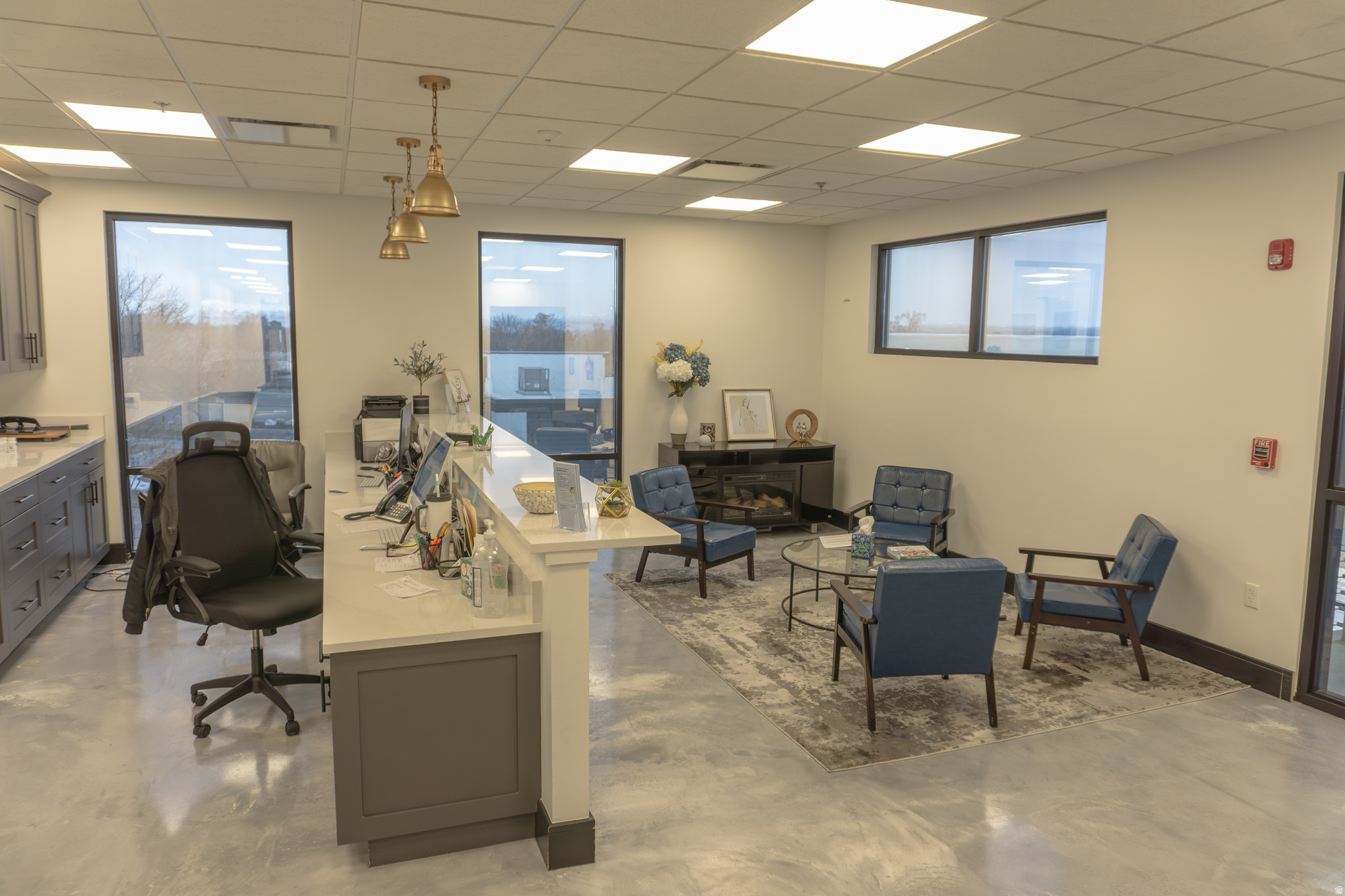 OVERLOOK - Commercial Lease