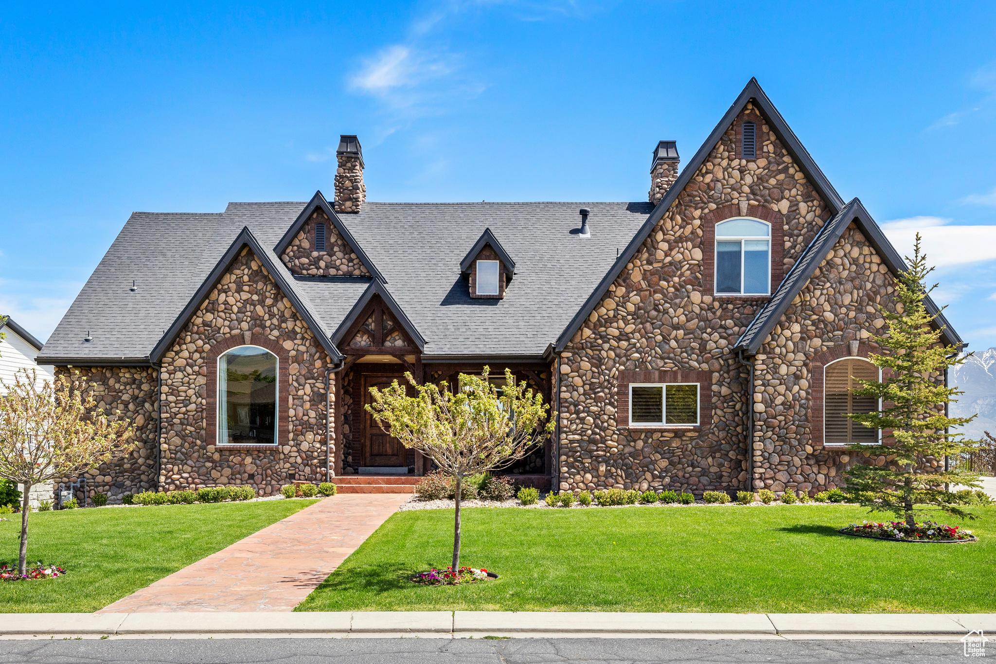 SARATOGA SPRINGS - Residential