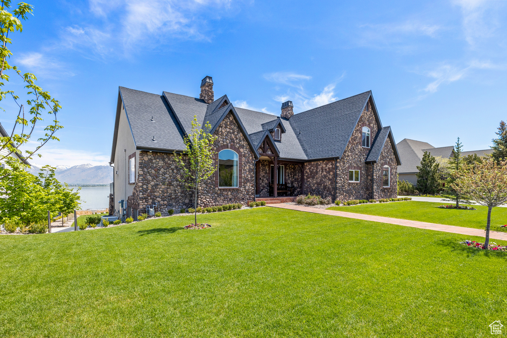 SARATOGA SPRINGS - Residential