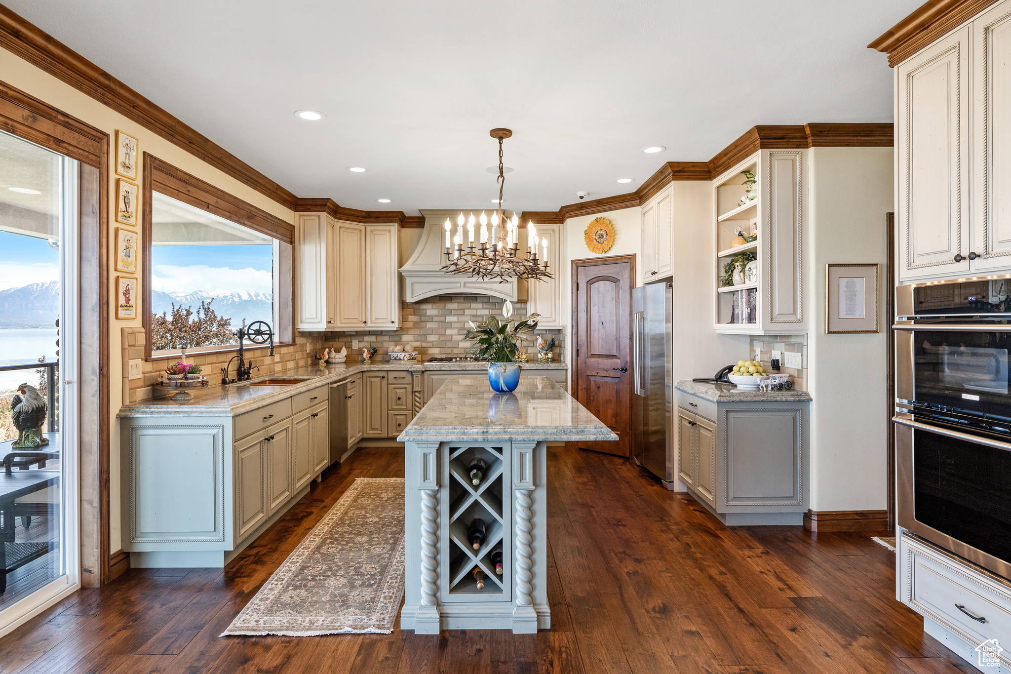 SARATOGA SPRINGS - Residential
