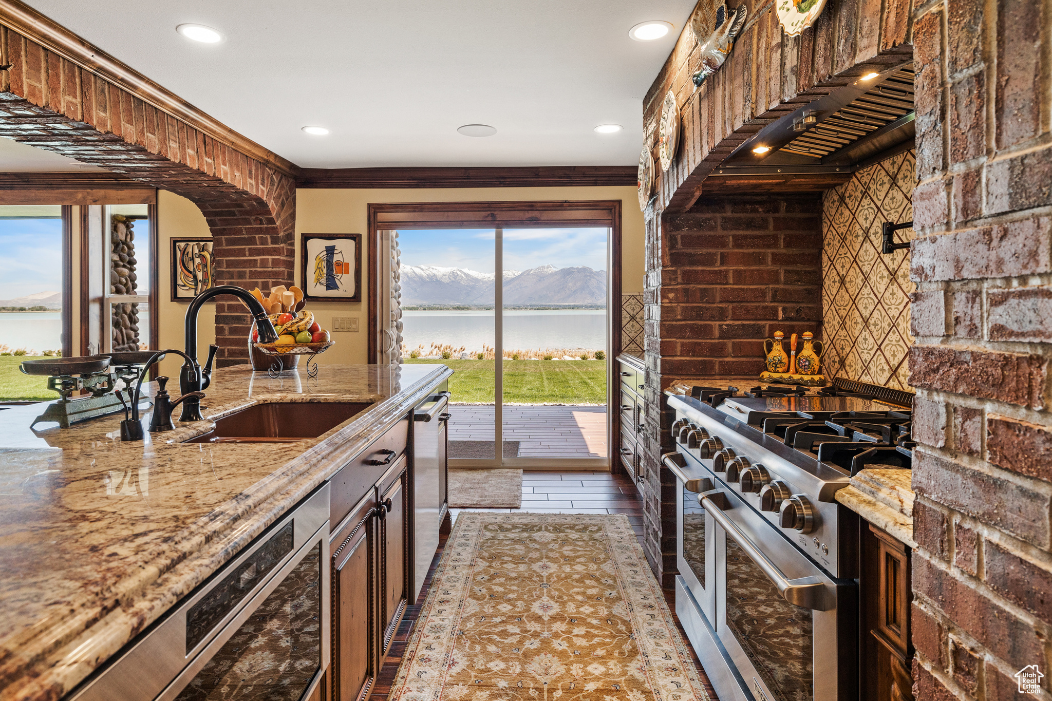 SARATOGA SPRINGS - Residential