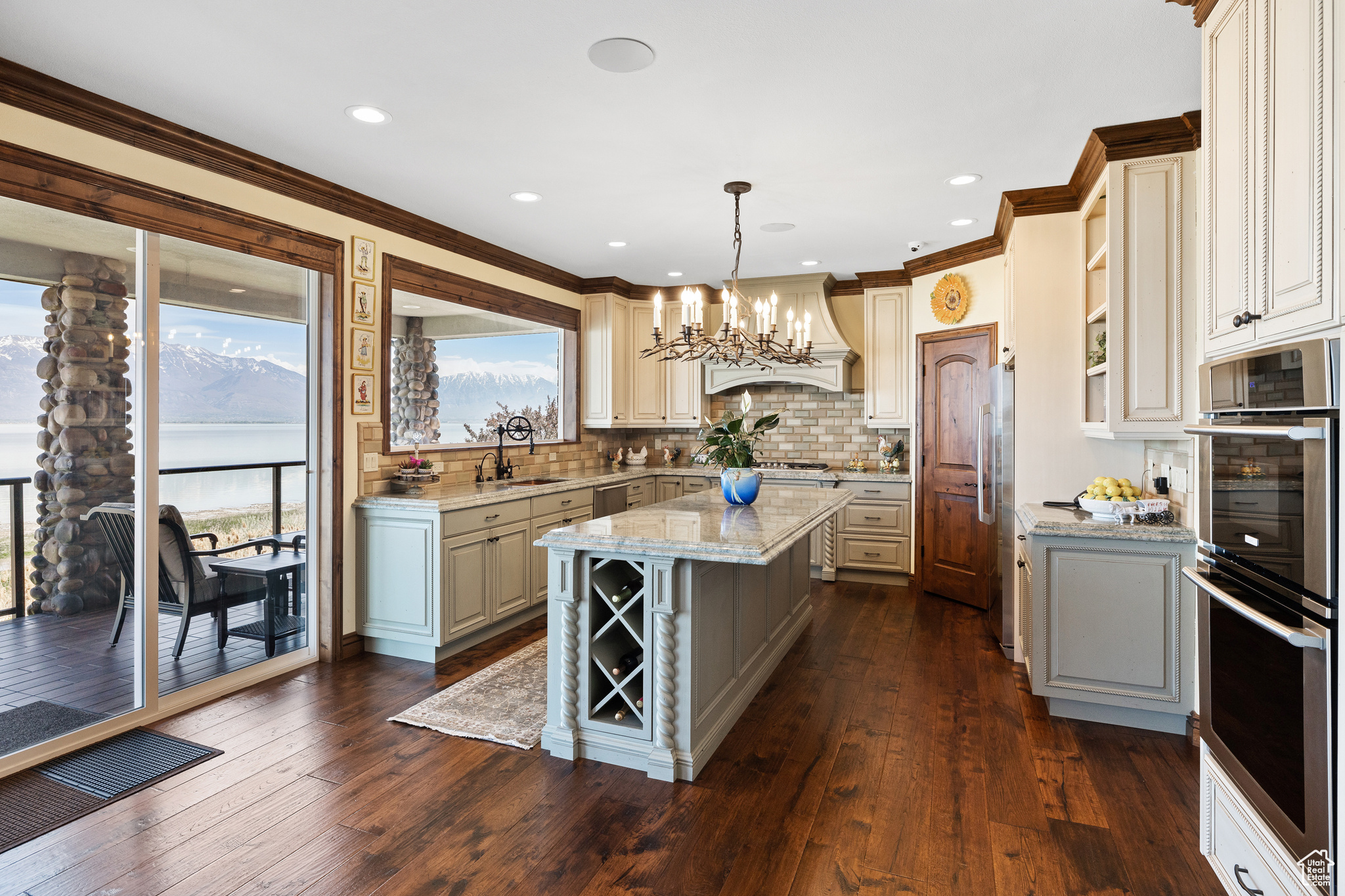 SARATOGA SPRINGS - Residential