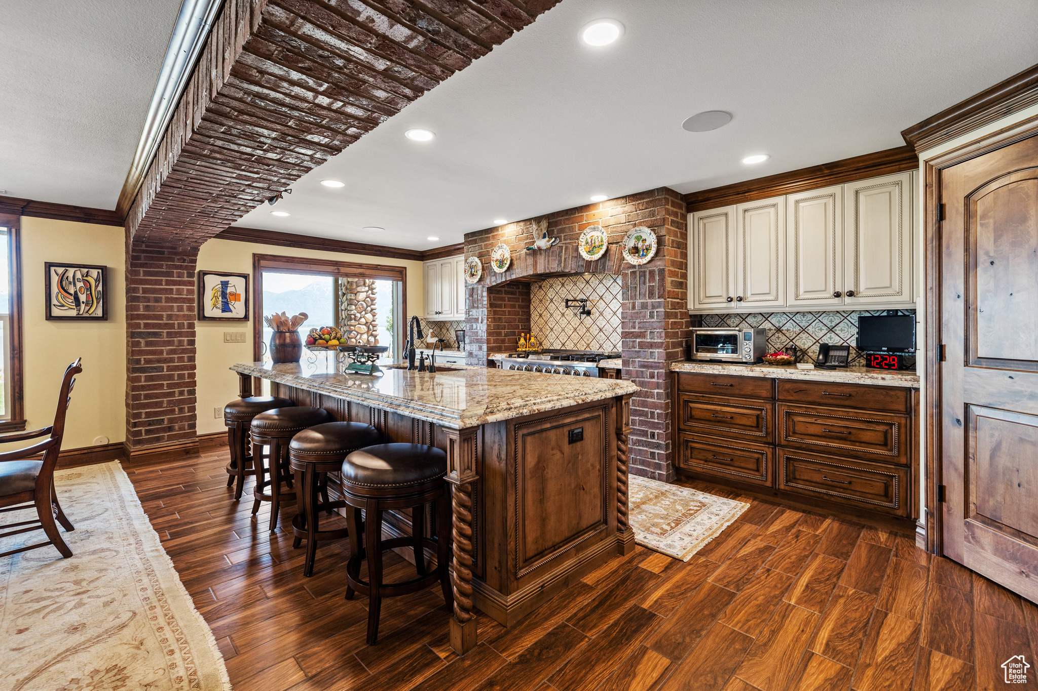 SARATOGA SPRINGS - Residential