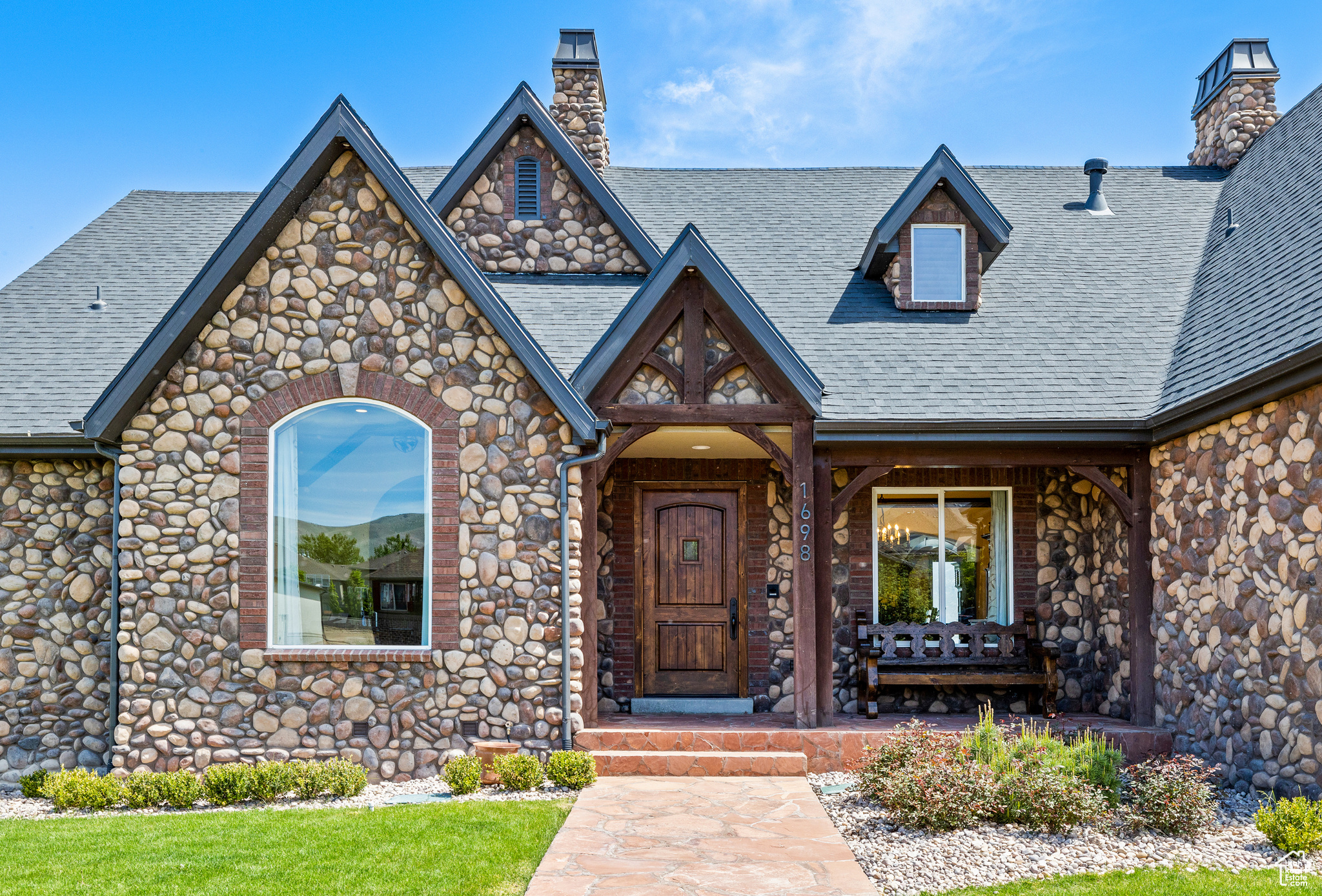 SARATOGA SPRINGS - Residential