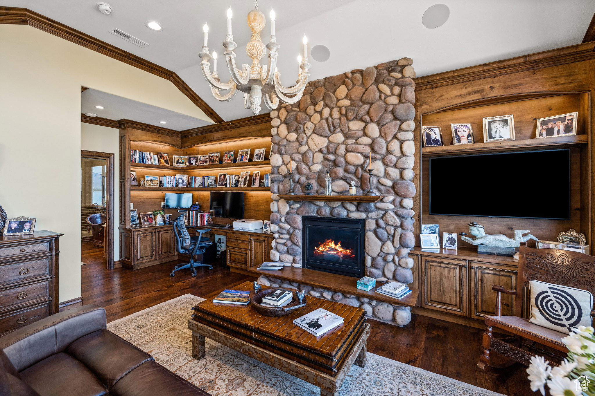 SARATOGA SPRINGS - Residential