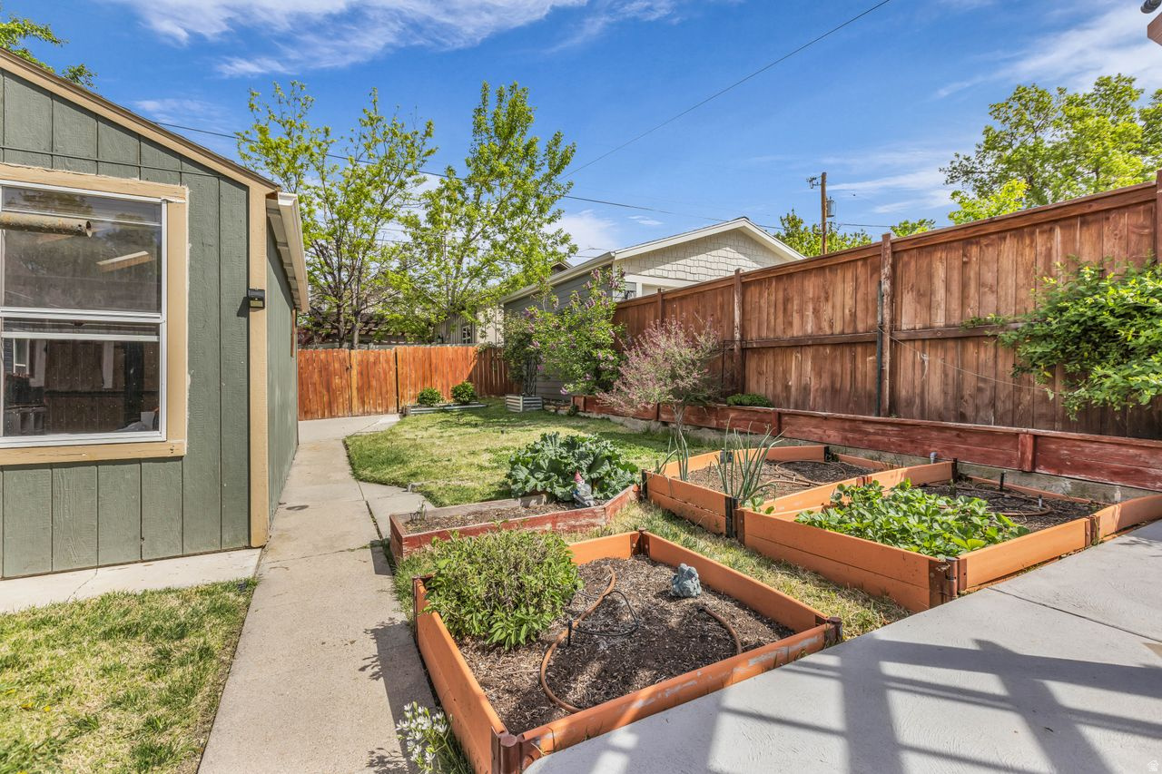 LINCOLN PARK - Residential