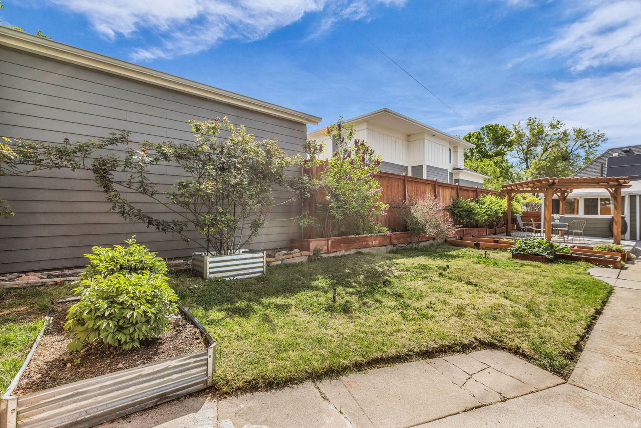 LINCOLN PARK - Residential