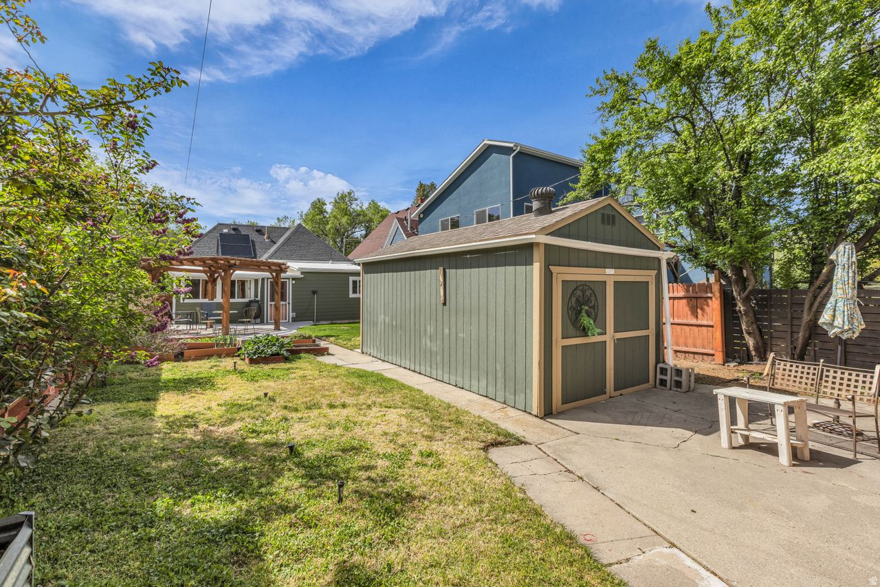 LINCOLN PARK - Residential