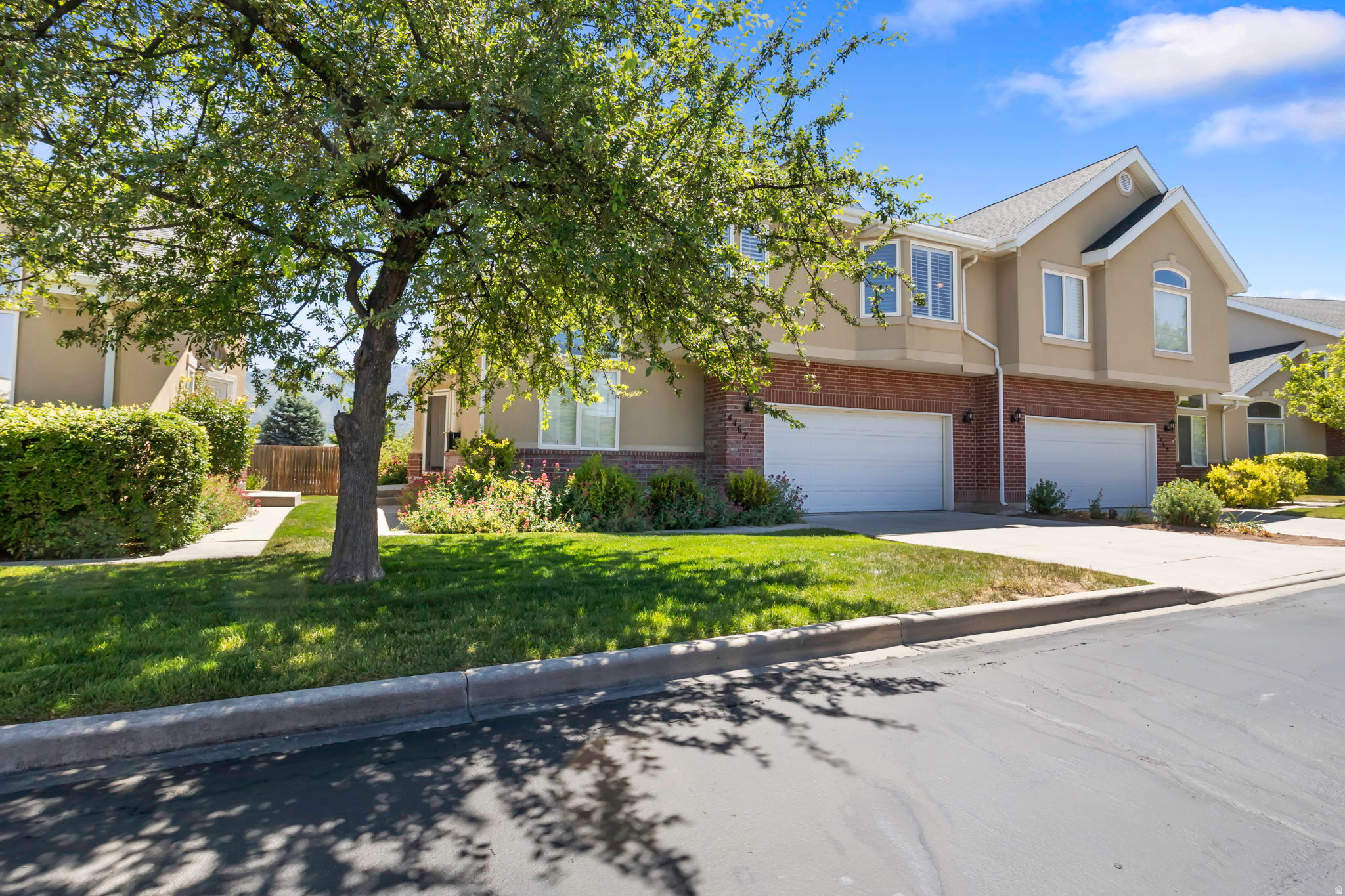 HAMPTON CREST - Residential