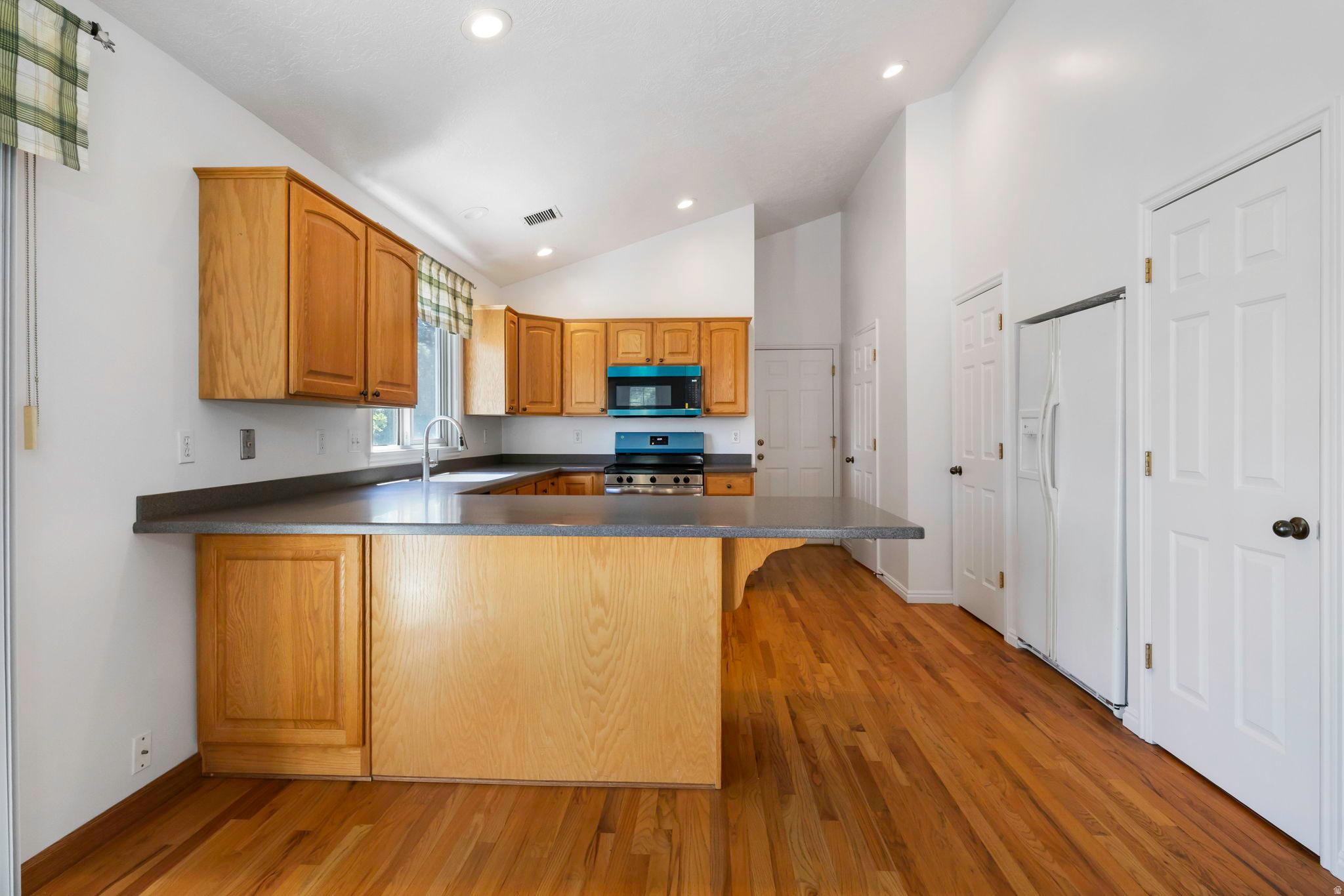 HAMPTON CREST - Residential