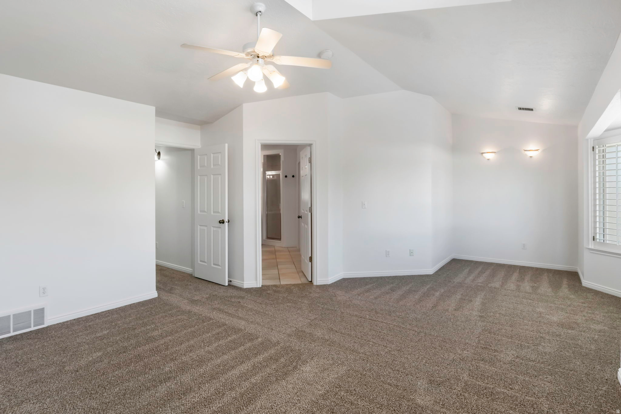 HAMPTON CREST - Residential