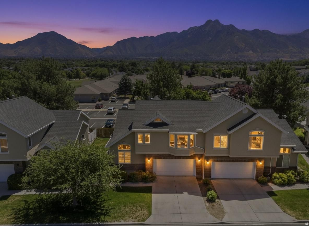HAMPTON CREST - Residential