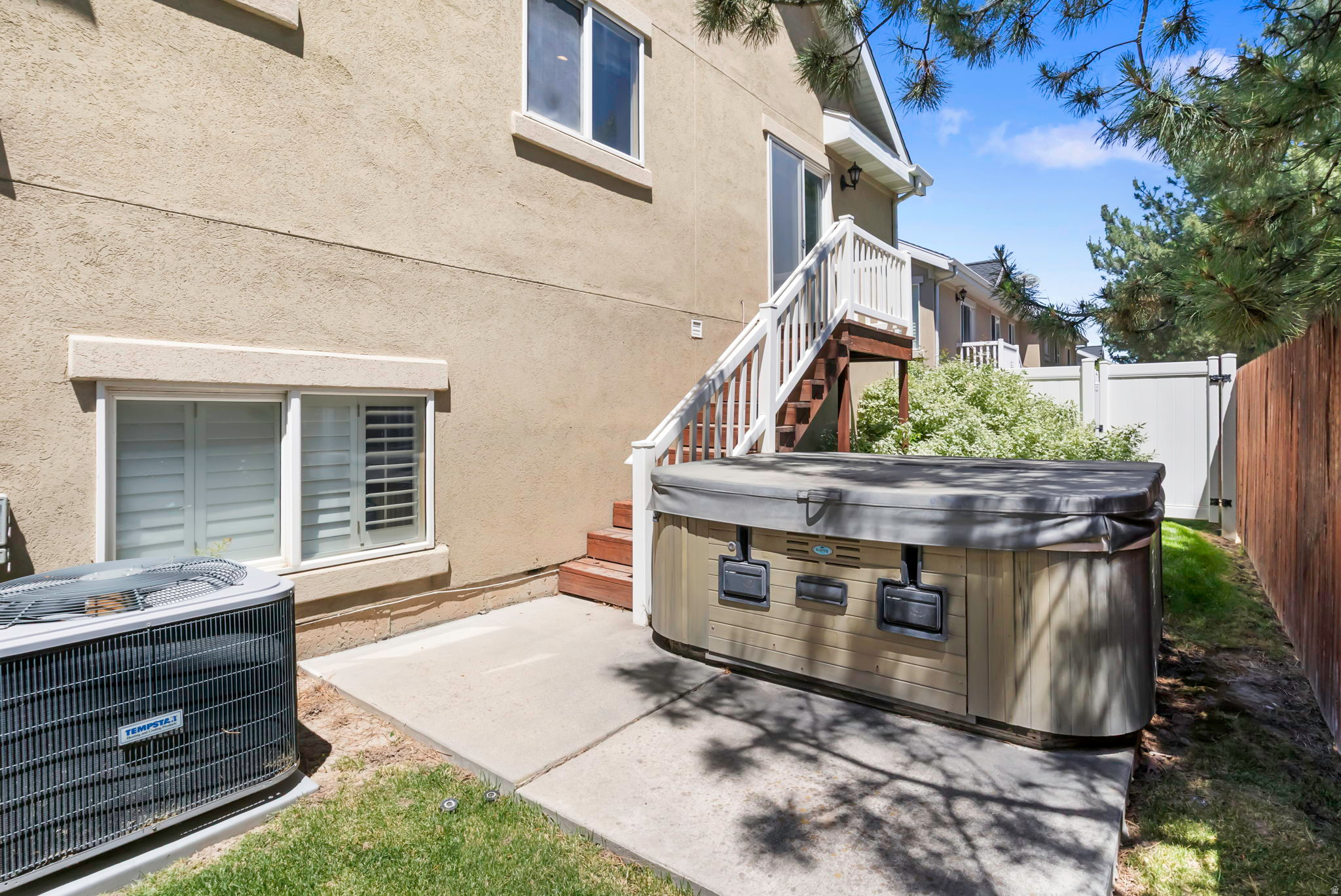 HAMPTON CREST - Residential