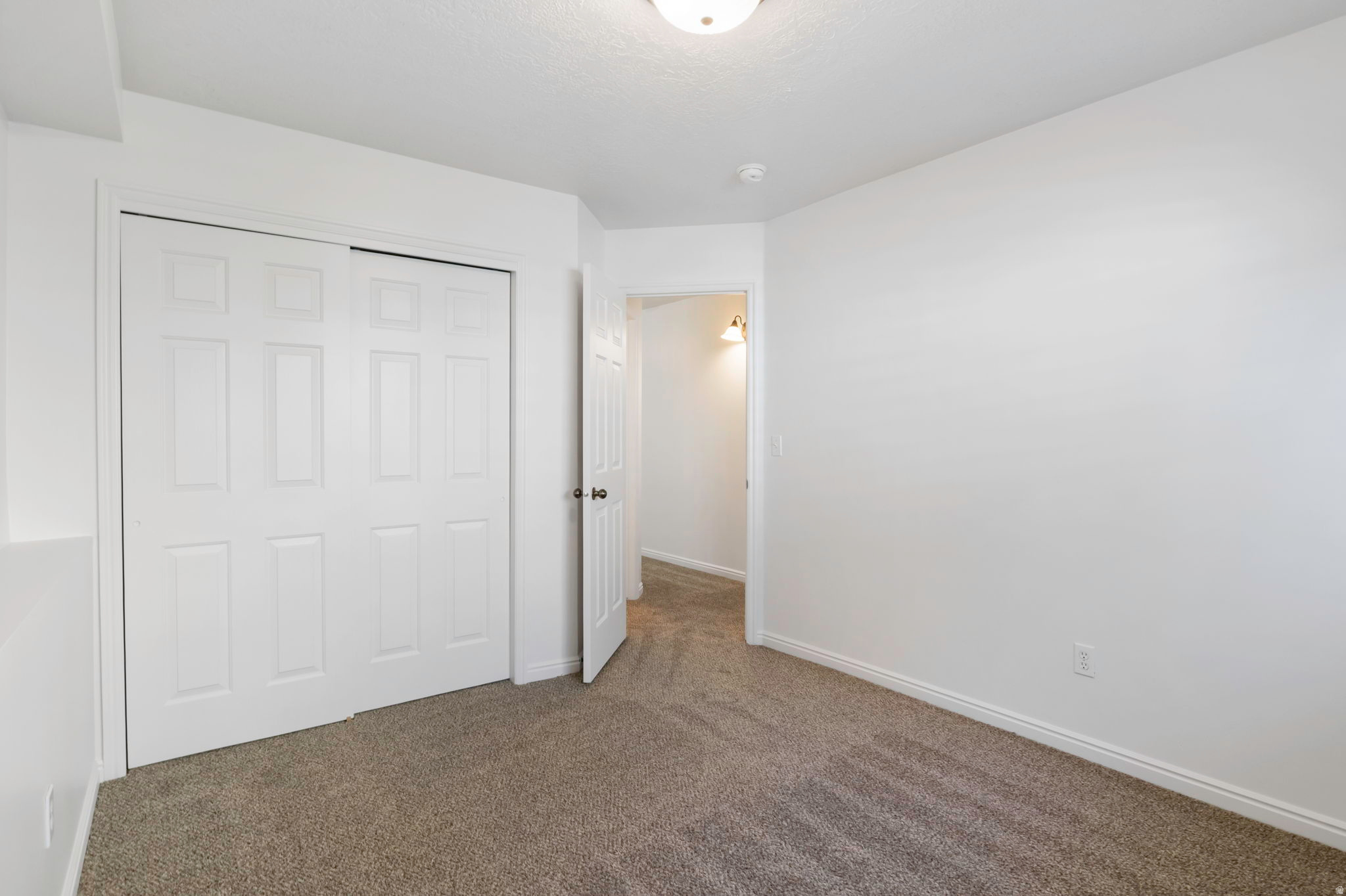 HAMPTON CREST - Residential