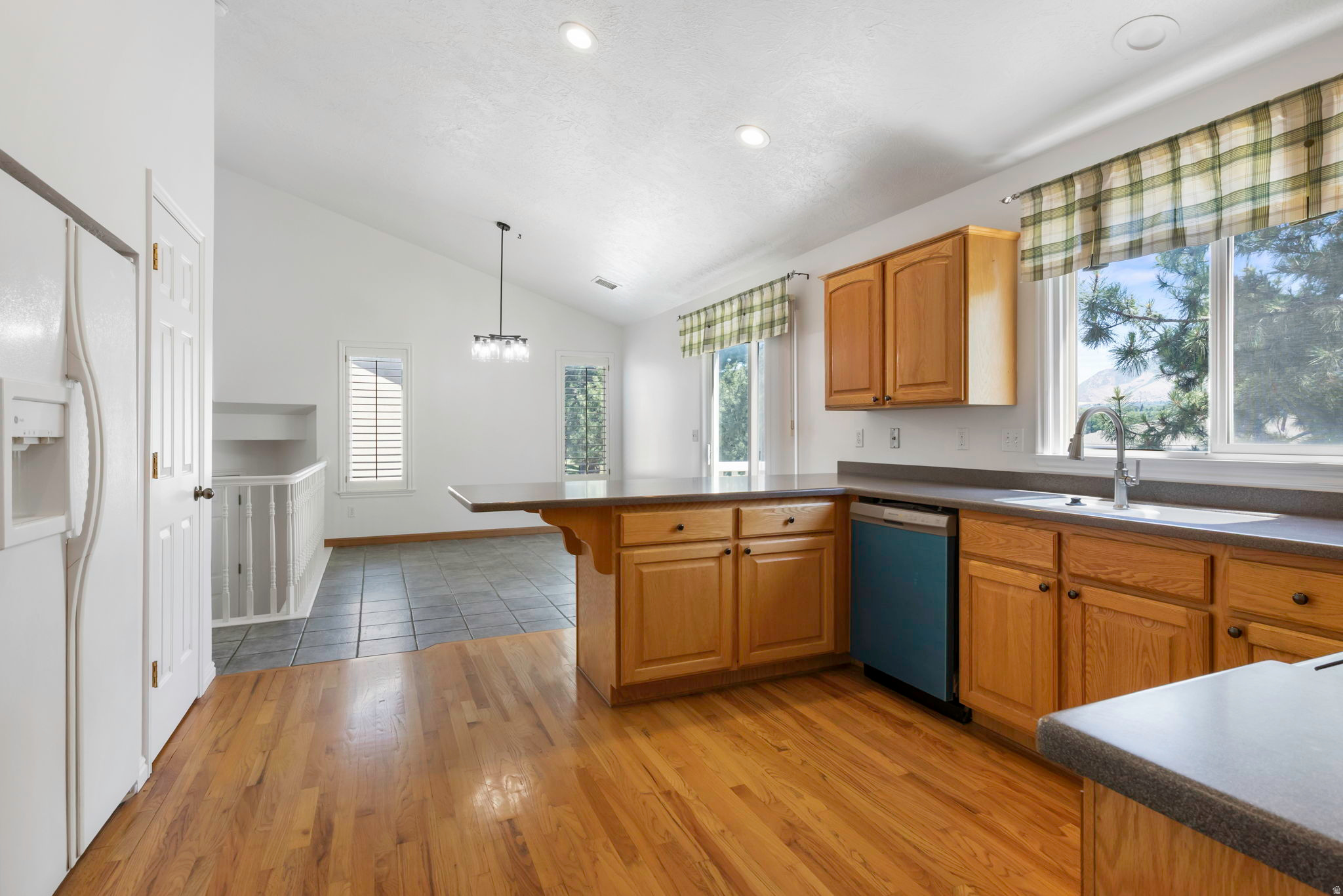 HAMPTON CREST - Residential