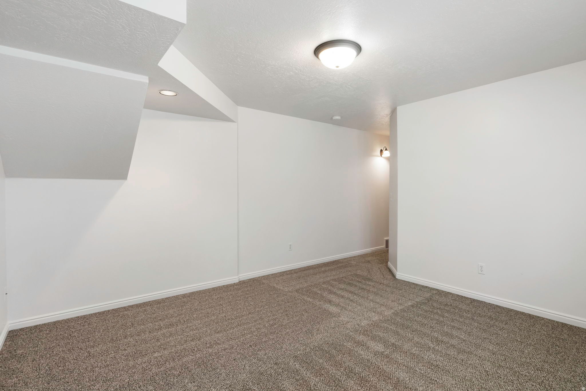 HAMPTON CREST - Residential