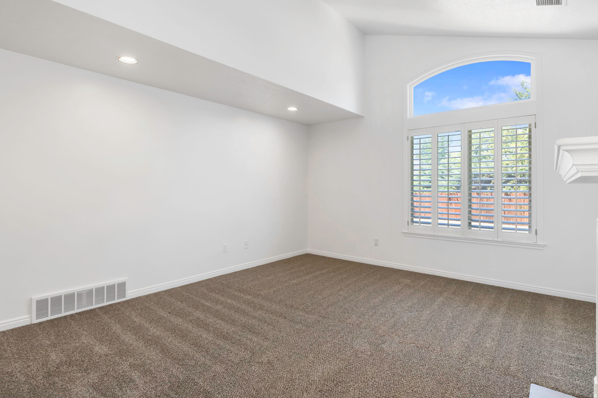 HAMPTON CREST - Residential