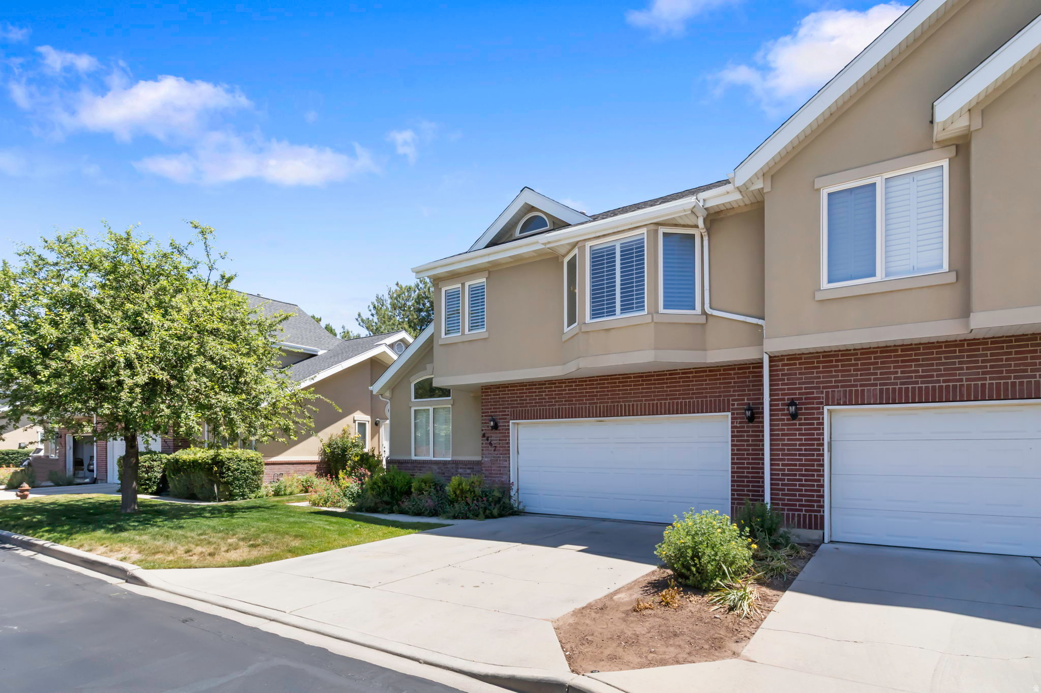 HAMPTON CREST - Residential