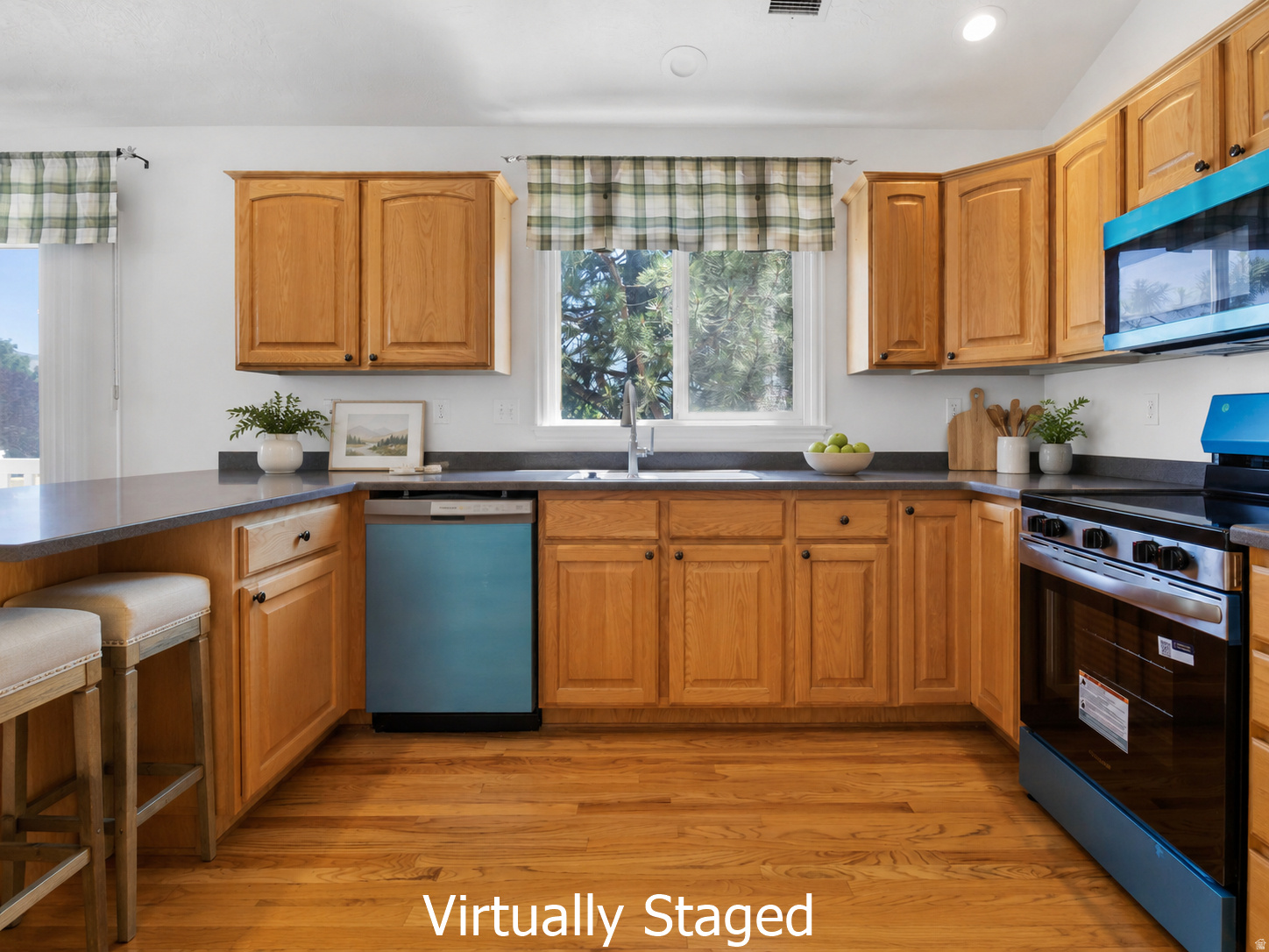 HAMPTON CREST - Residential