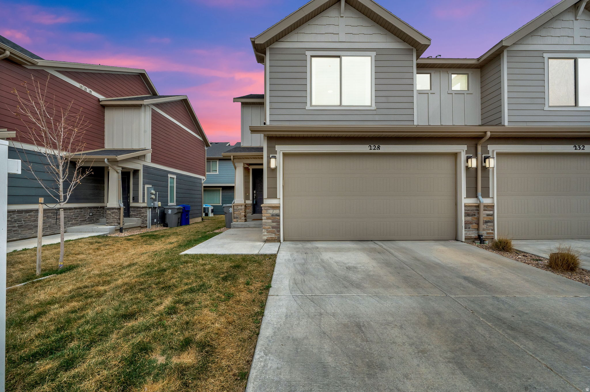 RIVER BEND TOWNHOMES - Residential