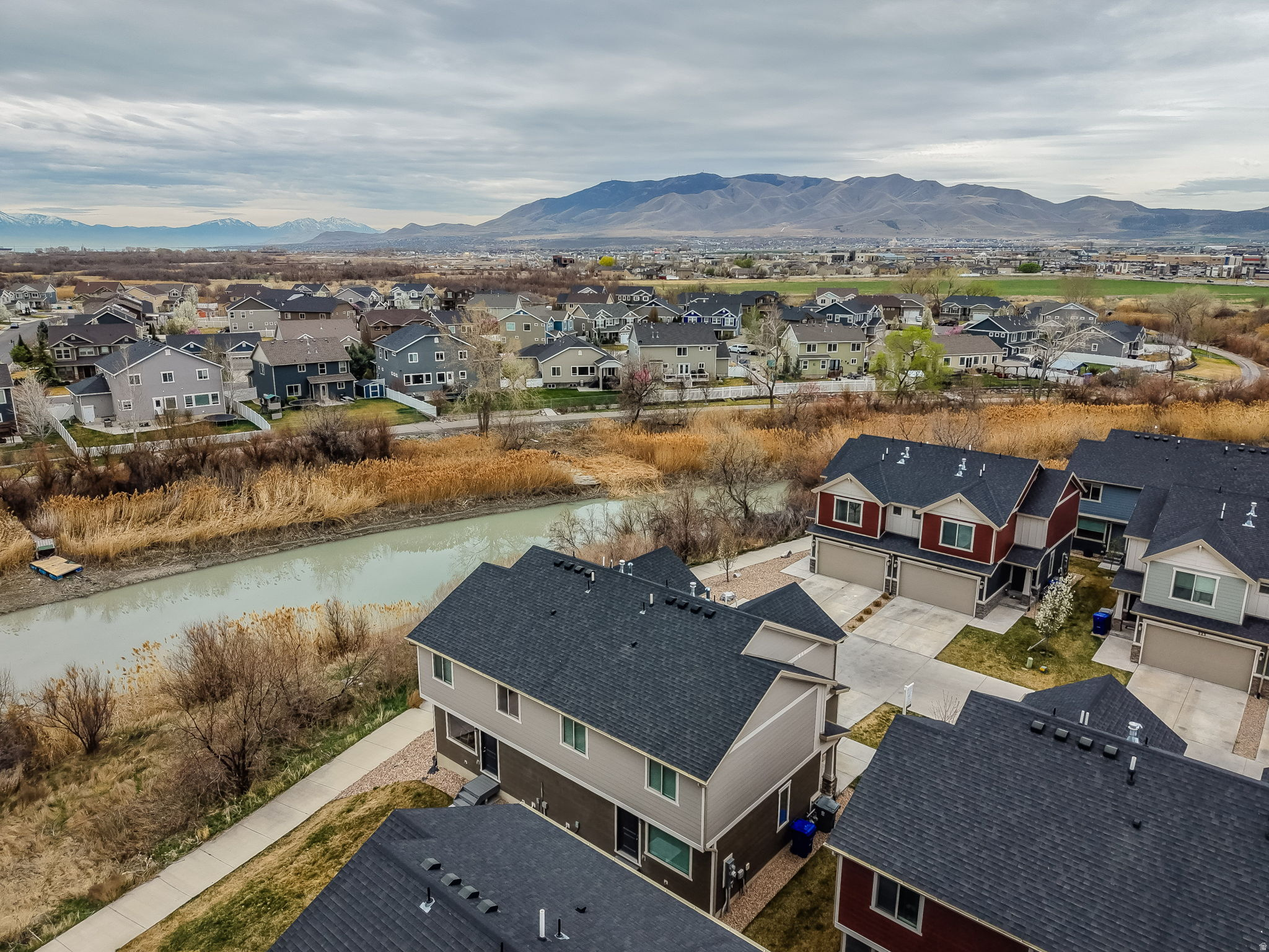 RIVER BEND TOWNHOMES - Residential