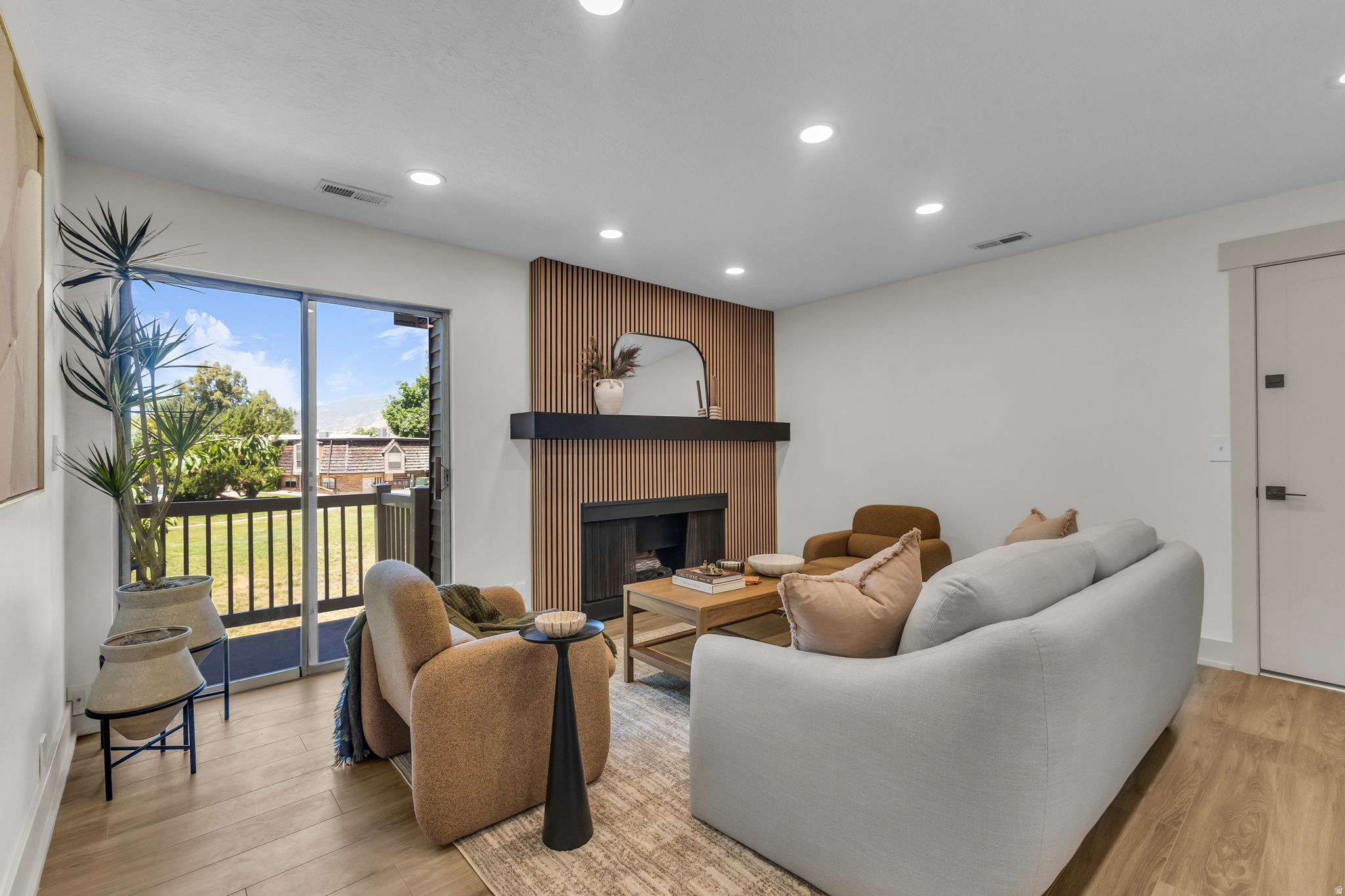 CEDAR SPRINGS - Residential