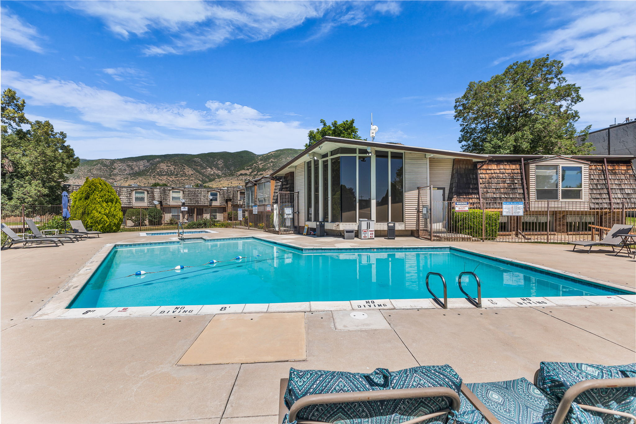 CEDAR SPRINGS - Residential