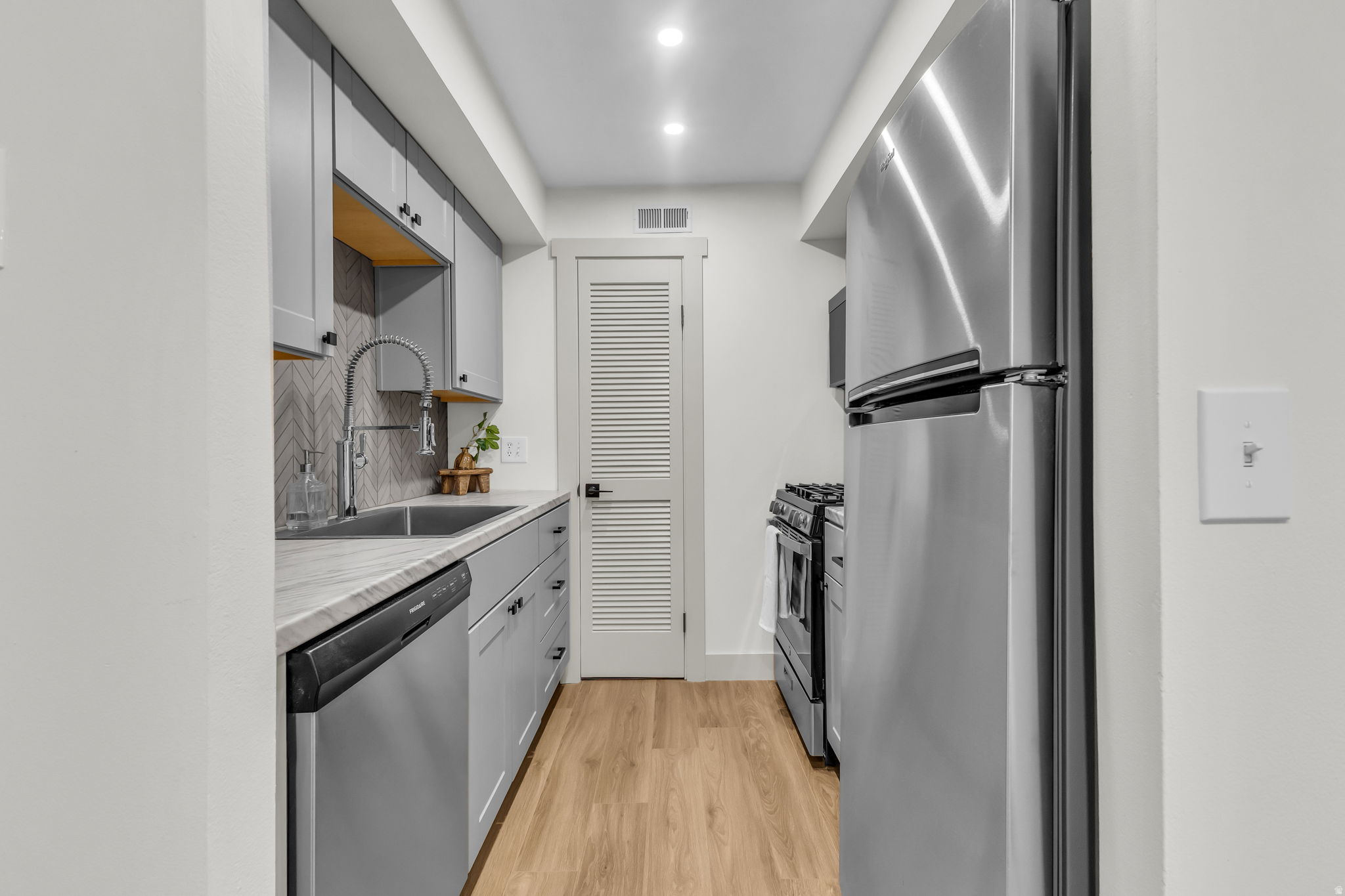CEDAR SPRINGS - Residential
