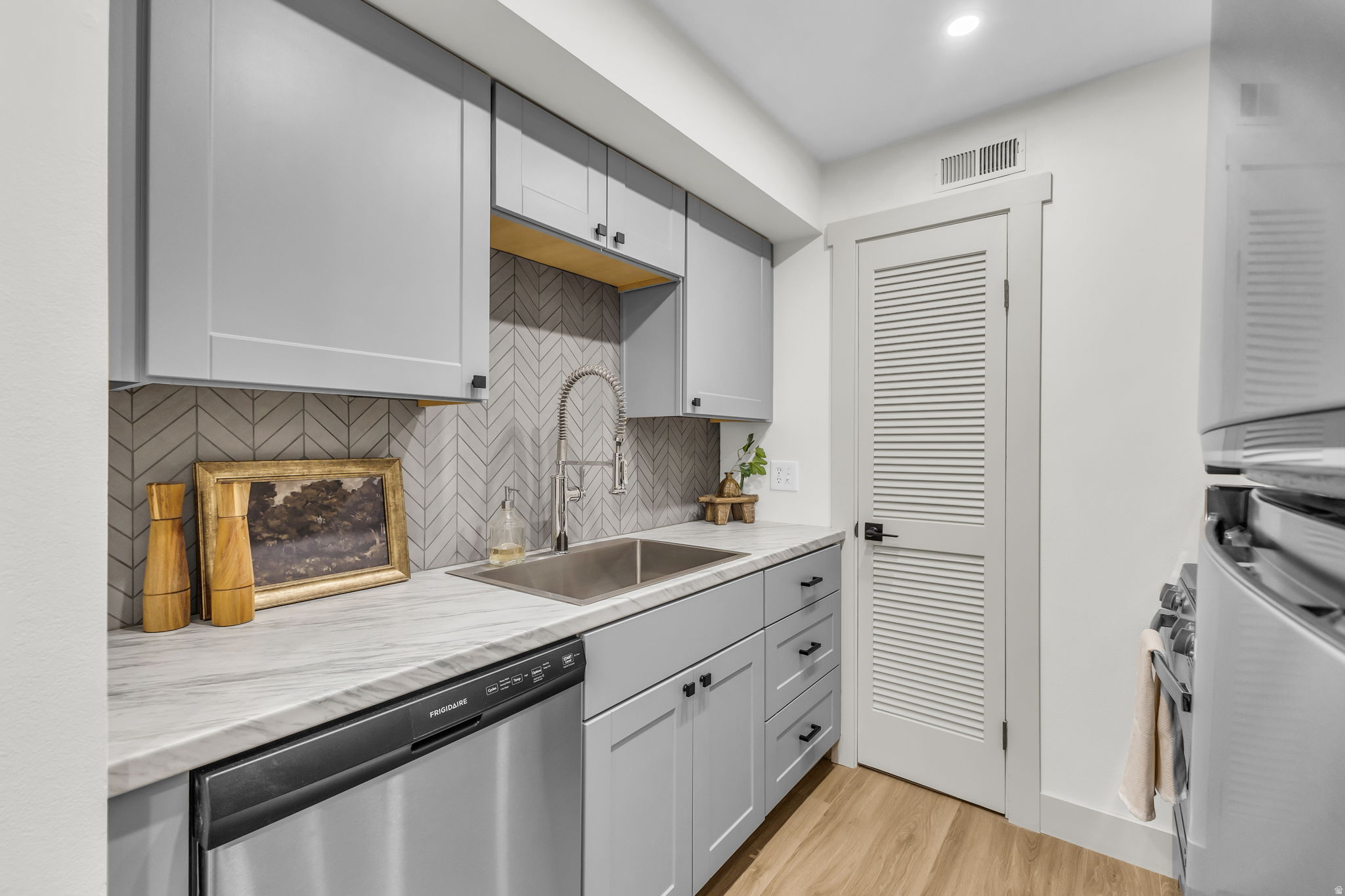 CEDAR SPRINGS - Residential