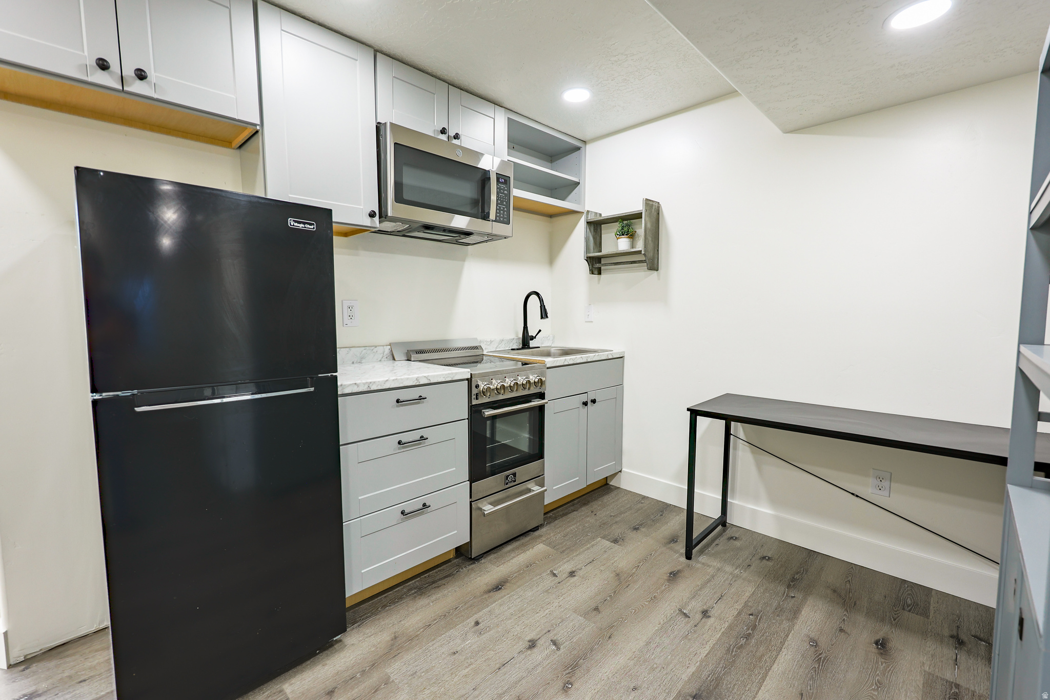 LIVINGSTON ESTATES - Residential