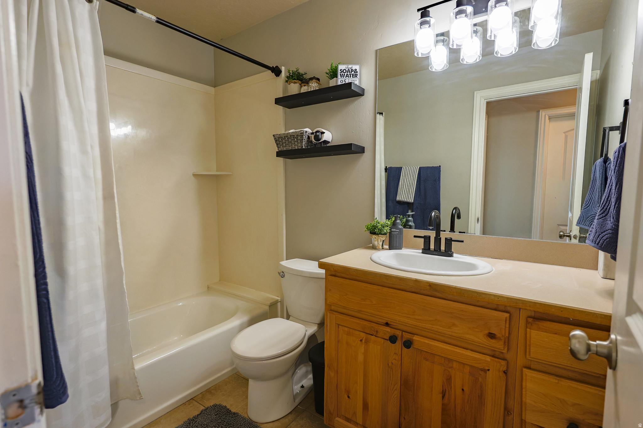 LIVINGSTON ESTATES - Residential