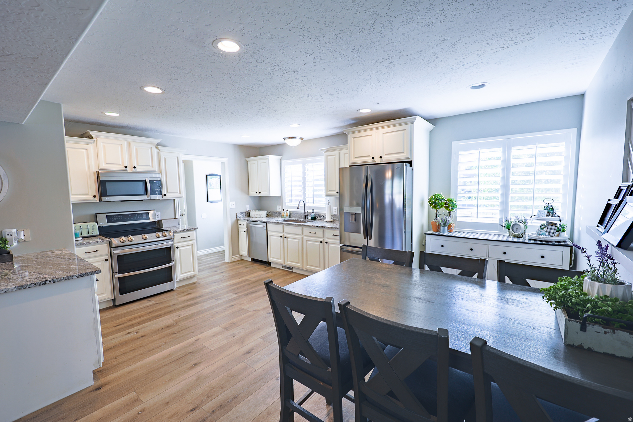 LIVINGSTON ESTATES - Residential