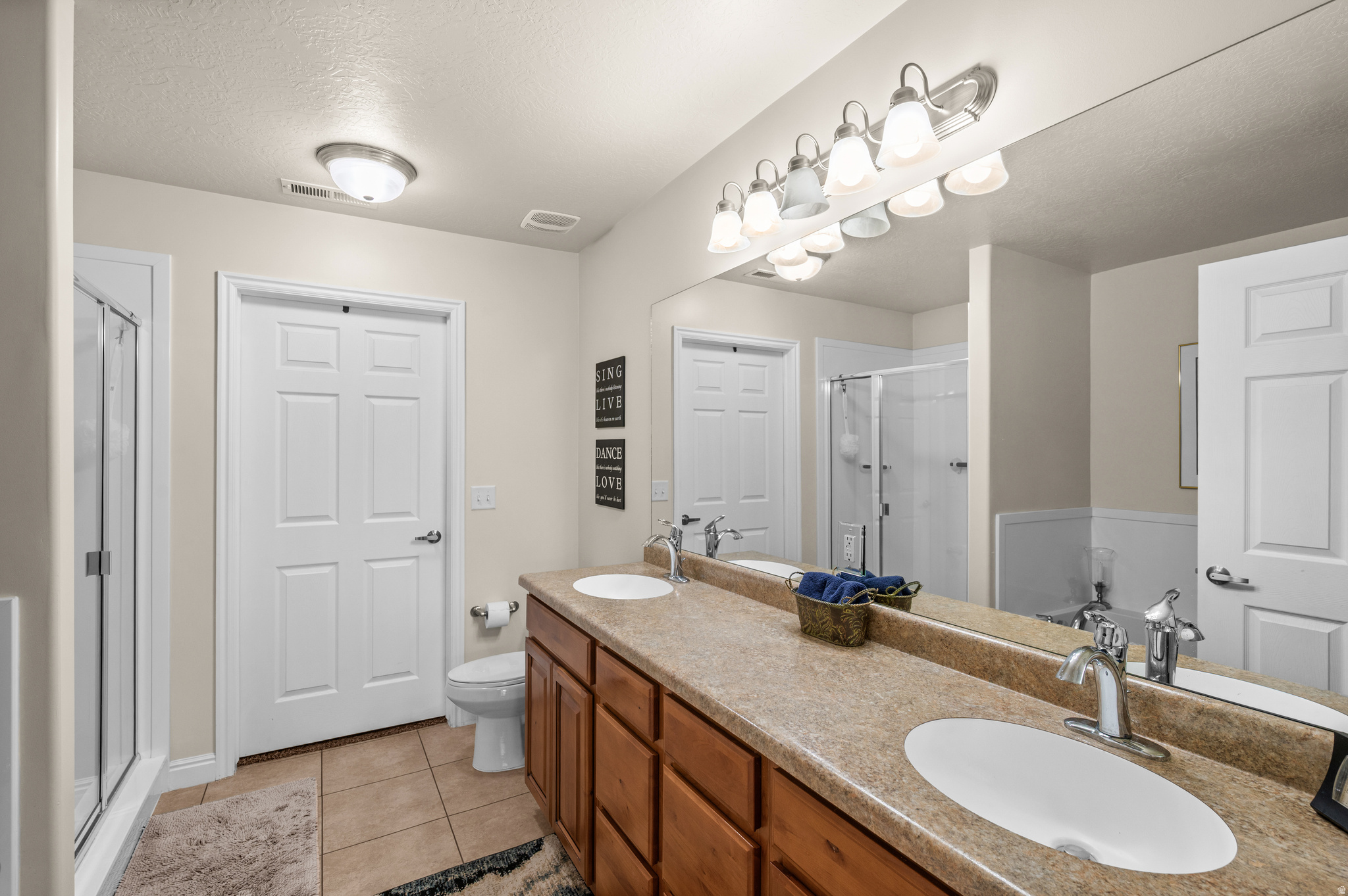 BRIDLEWOOD VILLAS - Residential