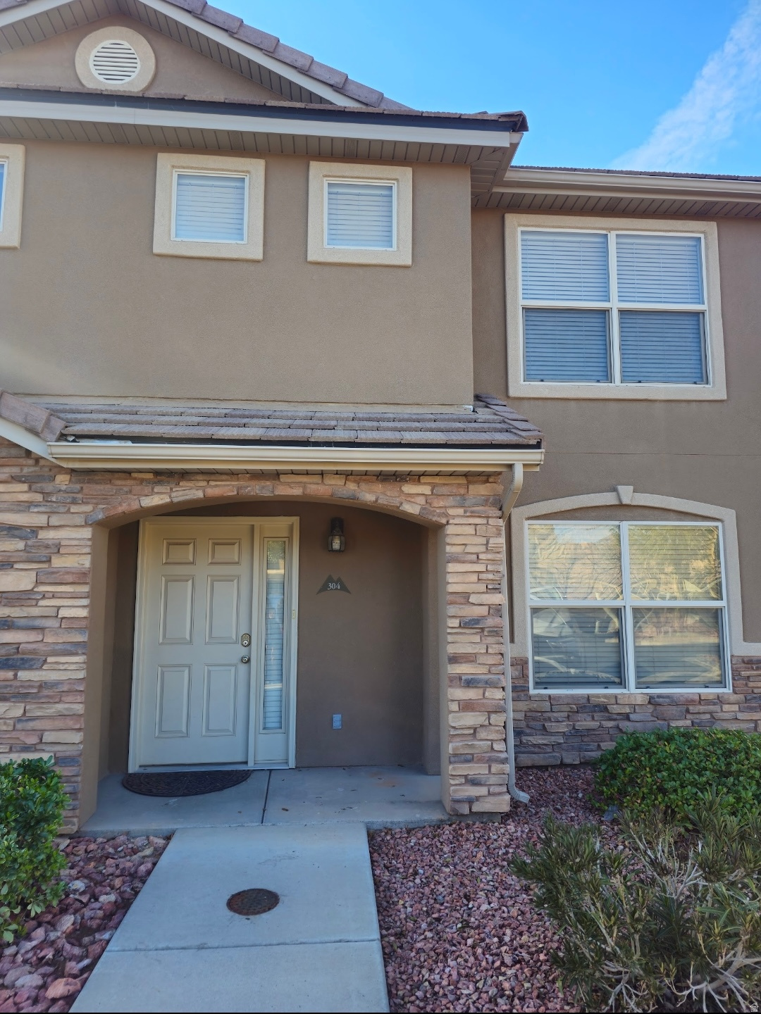 **Owner Financing available with 10% down at 8% interest and a 2 year balloon or 20% down at 7% interest and a 2 year balloon **  This end unit town home includes all of the furniture as it was used as a 2nd home. It also includes a new washer and dryer as well as all of the other appliances. It features new paint throughout and is close to schools, shopping and a nice water park.    The HOA fee covers water, garbage, sewer, internet service, insurance on the structure, and outside maintenance of the grounds. This coveted community also features a community pool and hot tub, pickleball court, clubhouse, gym and playground.  All appliances are stainless steel and the kitchen has granite countertops. It is vacant and easy to show!