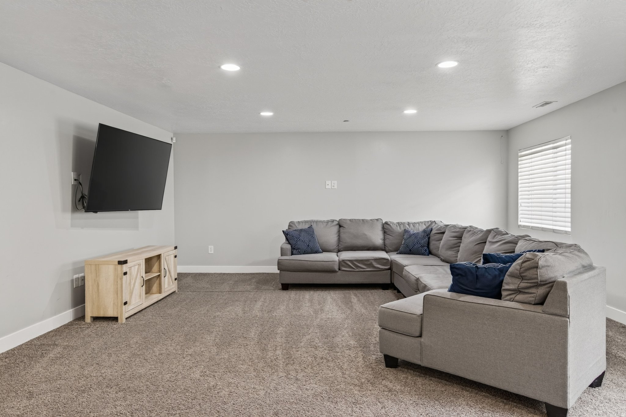 CLOWARD ESTATES - Residential