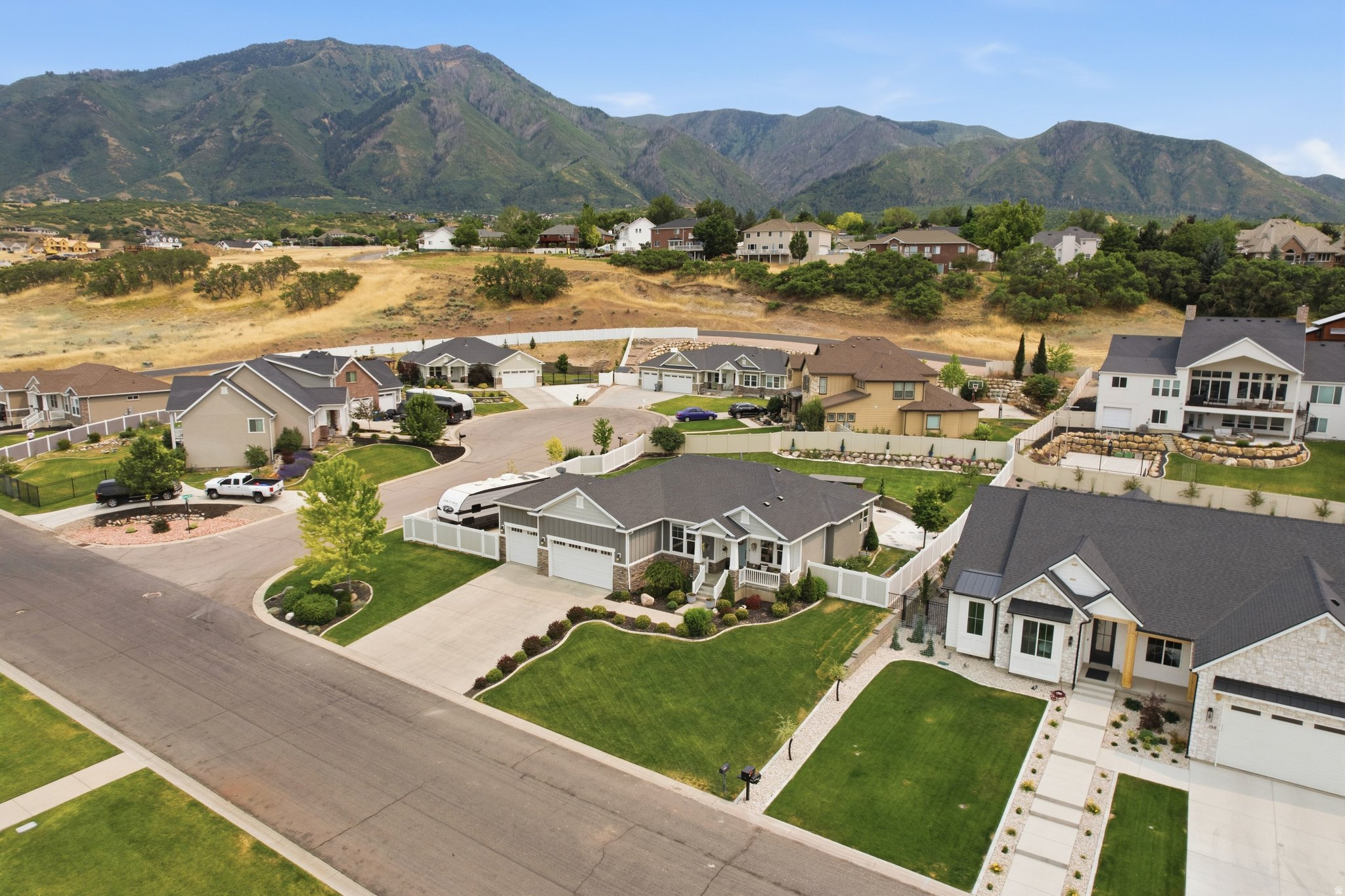 CLOWARD ESTATES - Residential