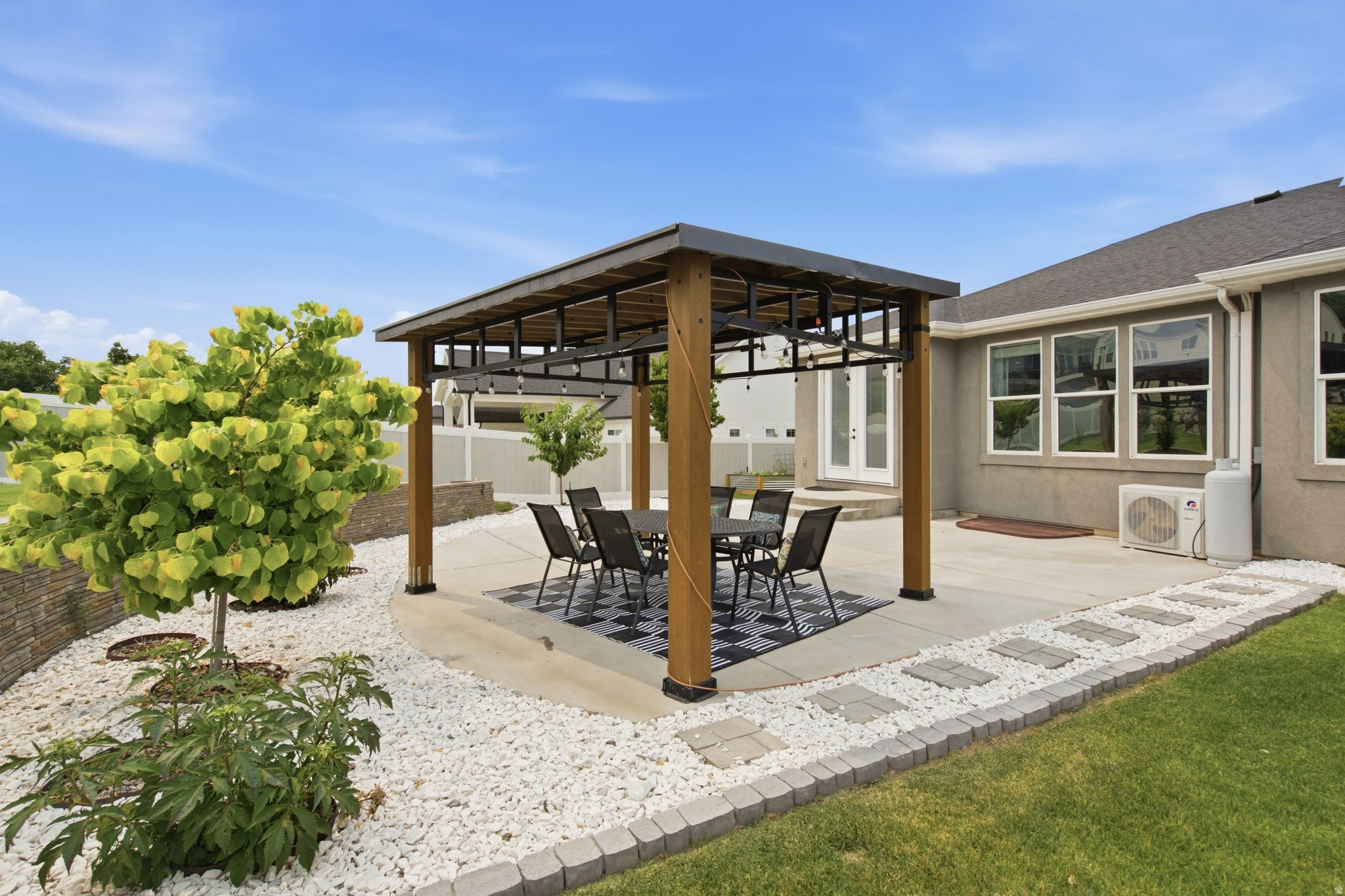 CLOWARD ESTATES - Residential
