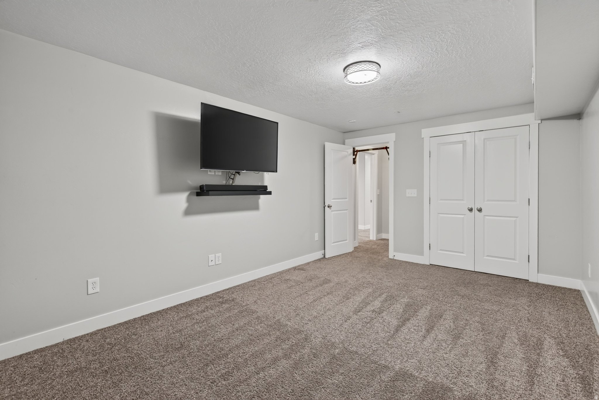 CLOWARD ESTATES - Residential
