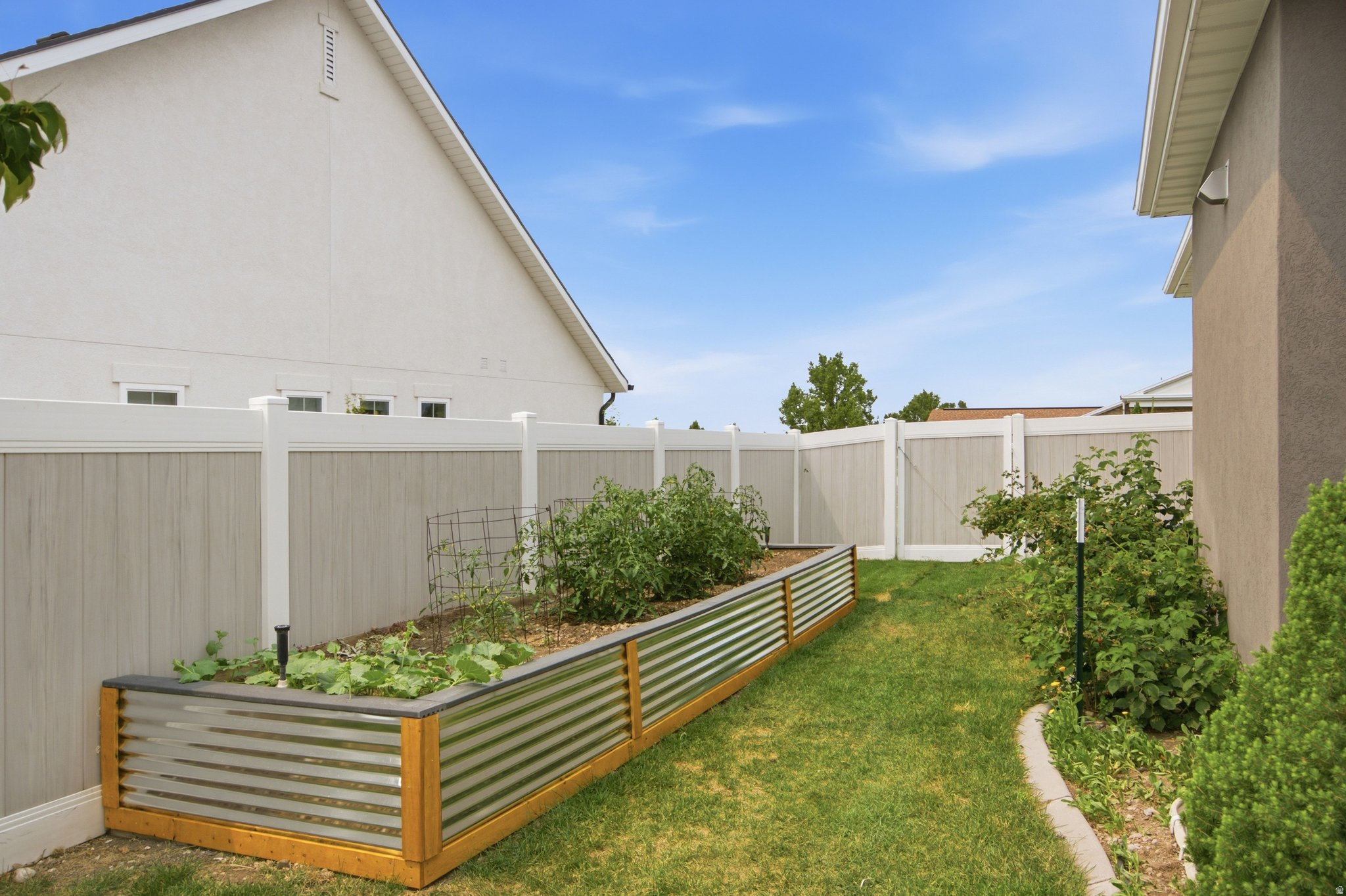 CLOWARD ESTATES - Residential