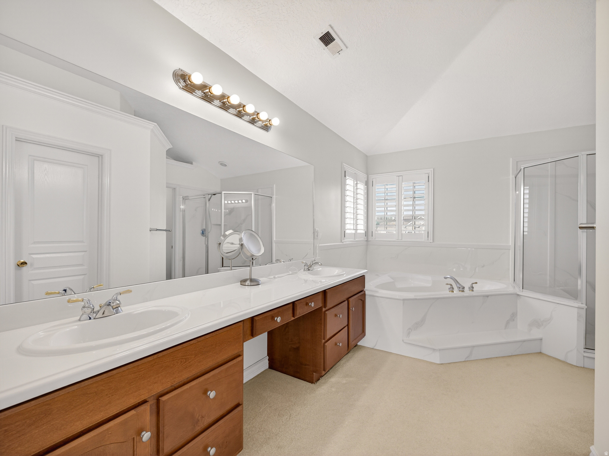 THE ESTATES AT BURR ORCHARDS - Residential