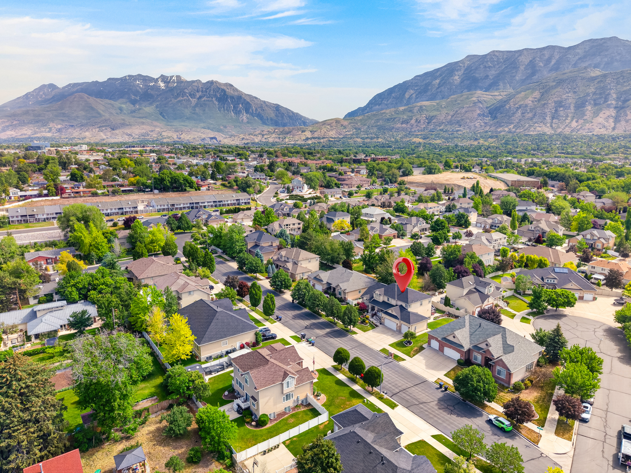 THE ESTATES AT BURR ORCHARDS - Residential