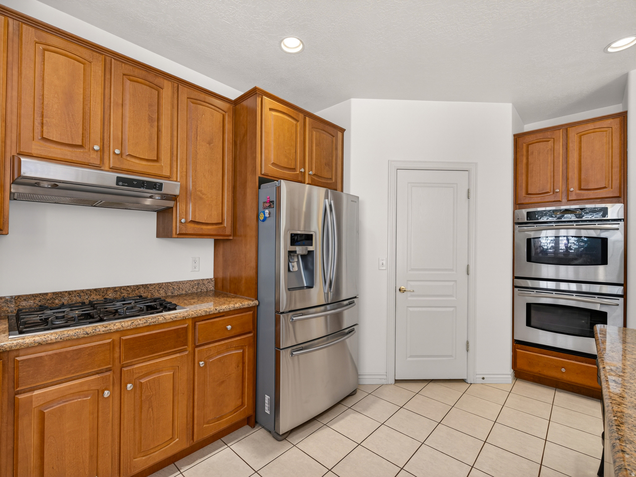 THE ESTATES AT BURR ORCHARDS - Residential